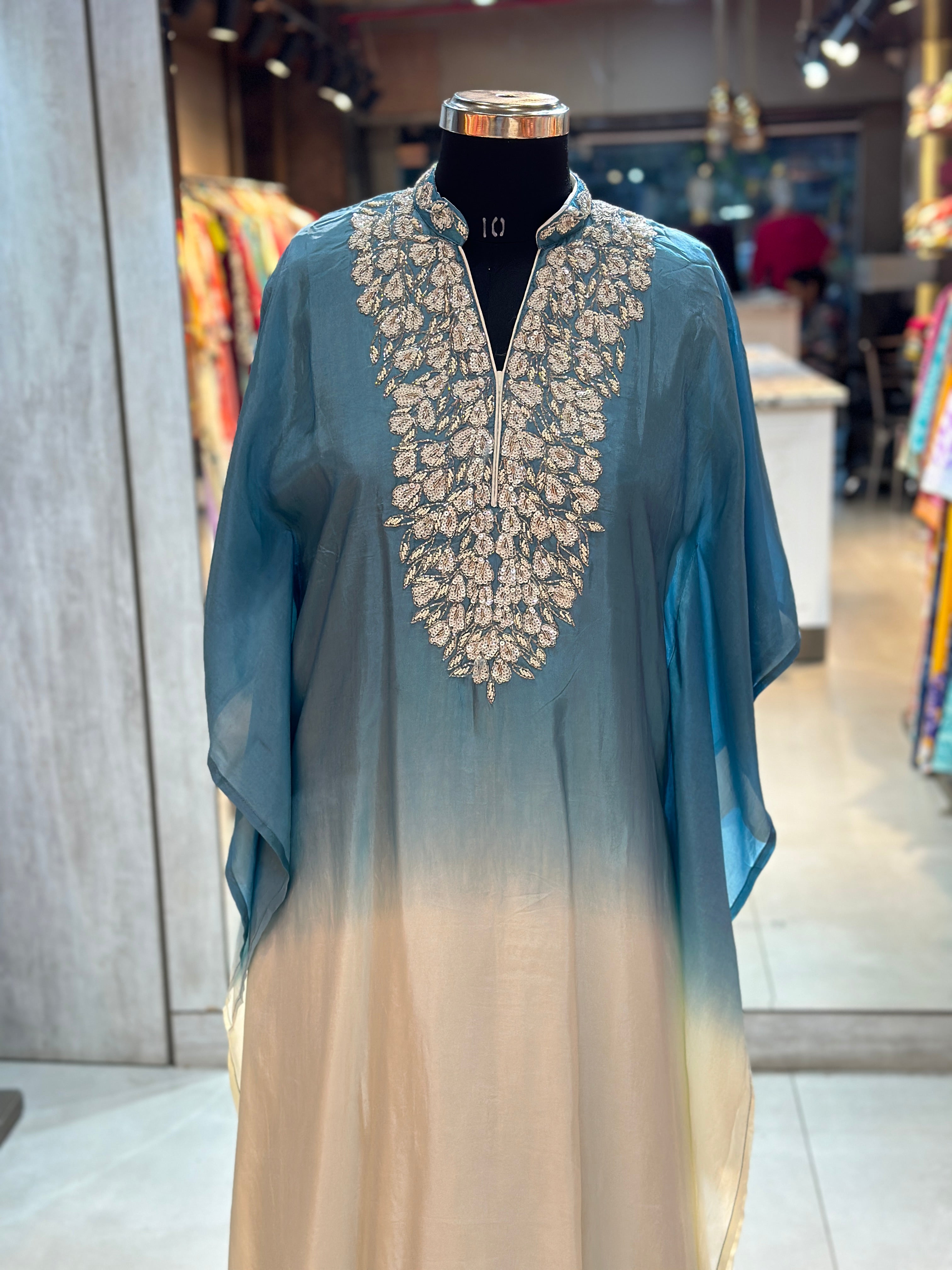 KAFTAN IN HANDWORK