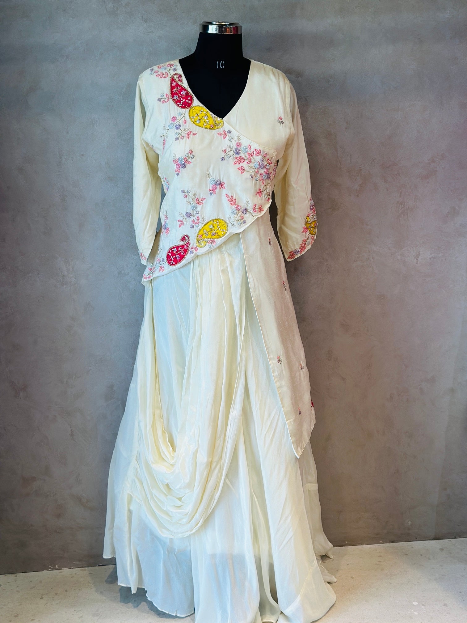 DRAPPING STYLE HANDWORK GOWN