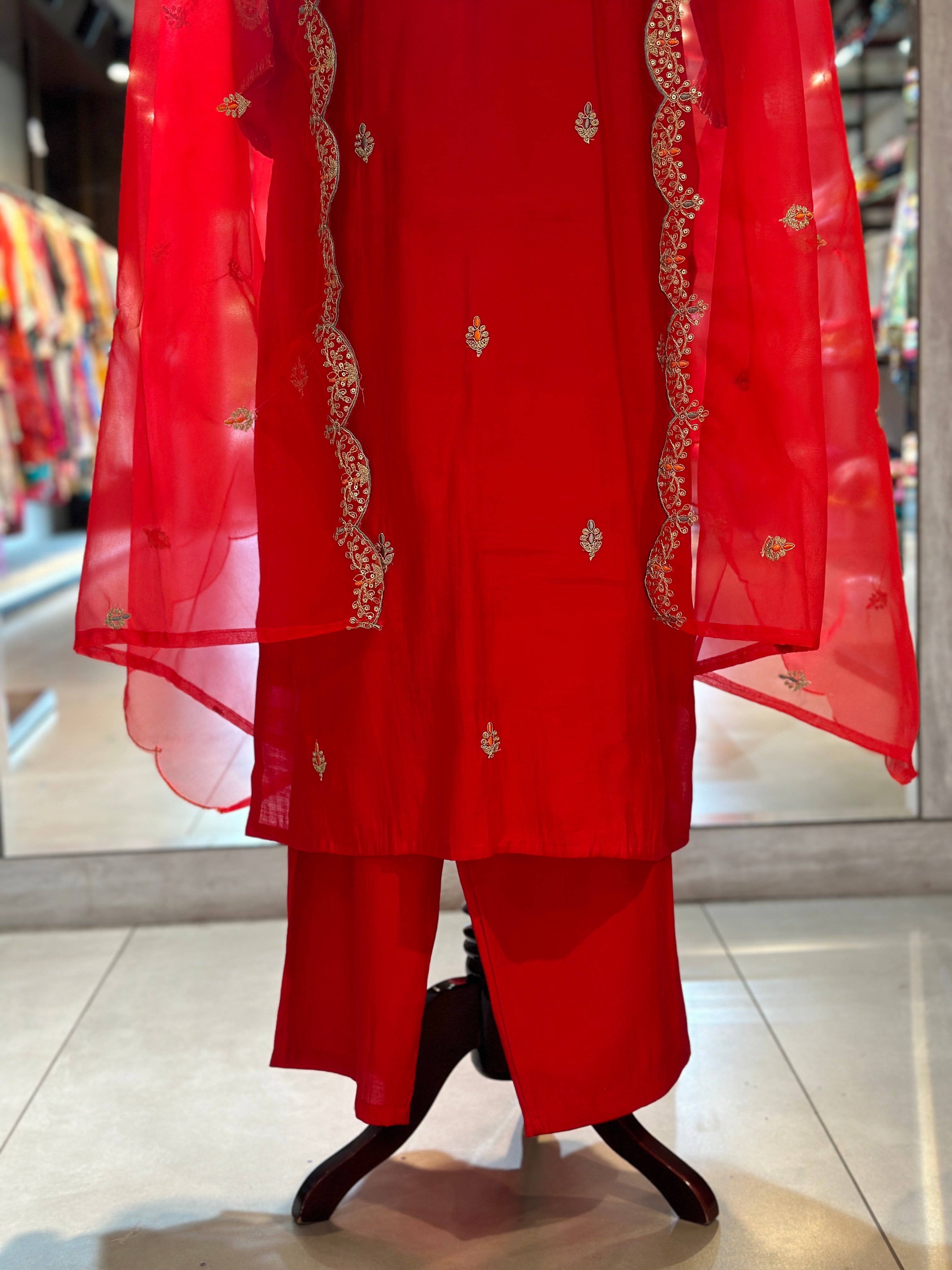 STRAIGHT THREE PIECE SUIT SET
