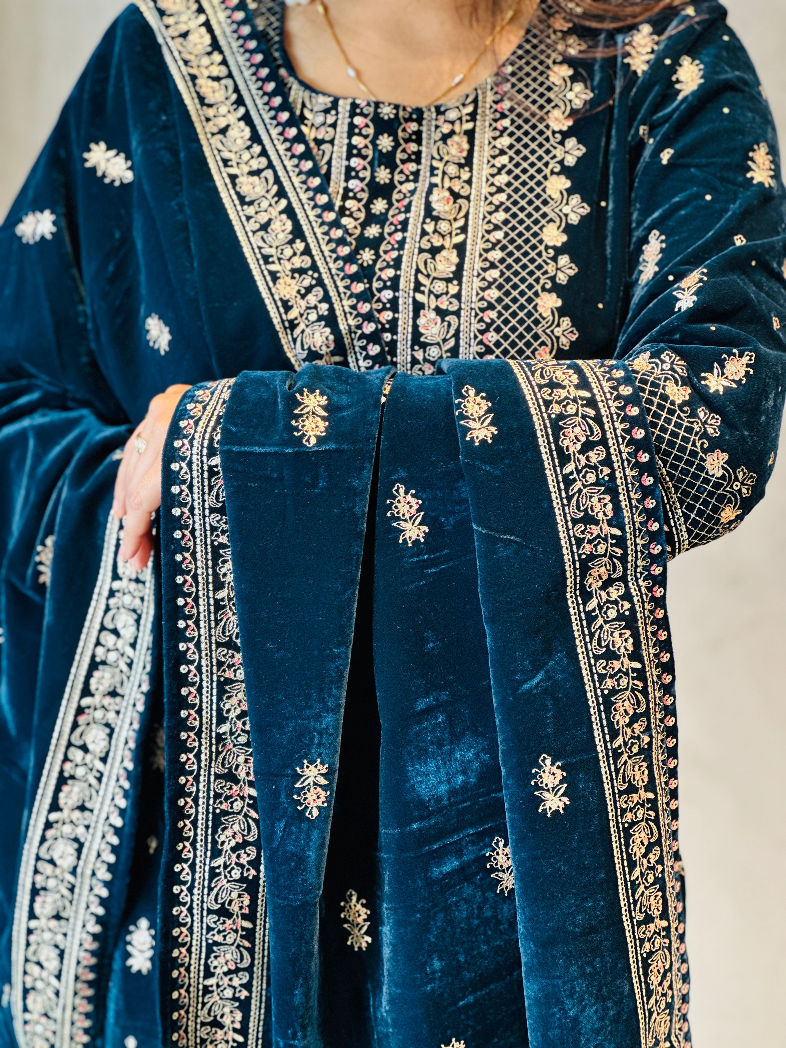 PREMIUM VELVET SUIT SET
