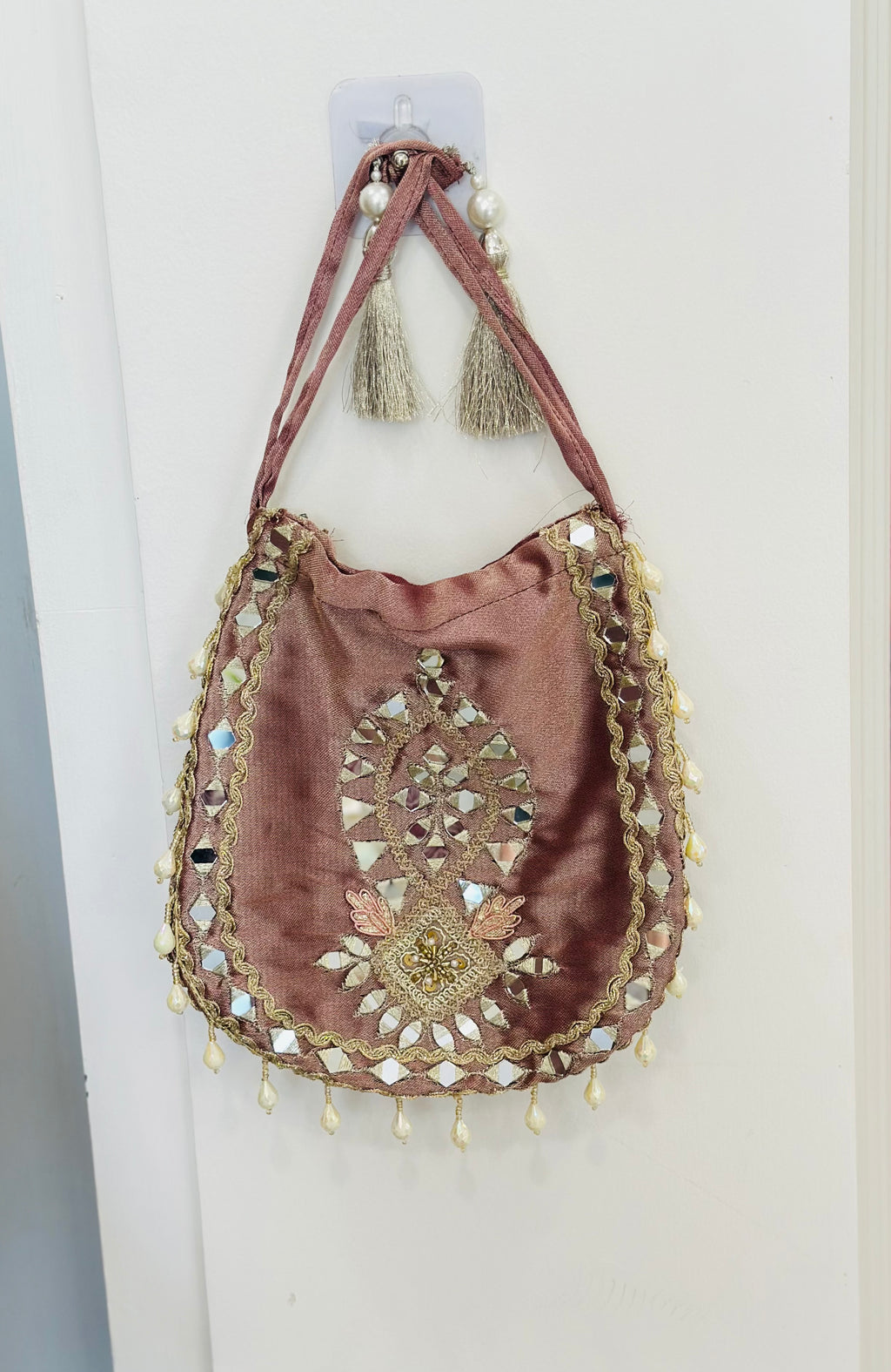 Premium Festive Handwork Set With Potli