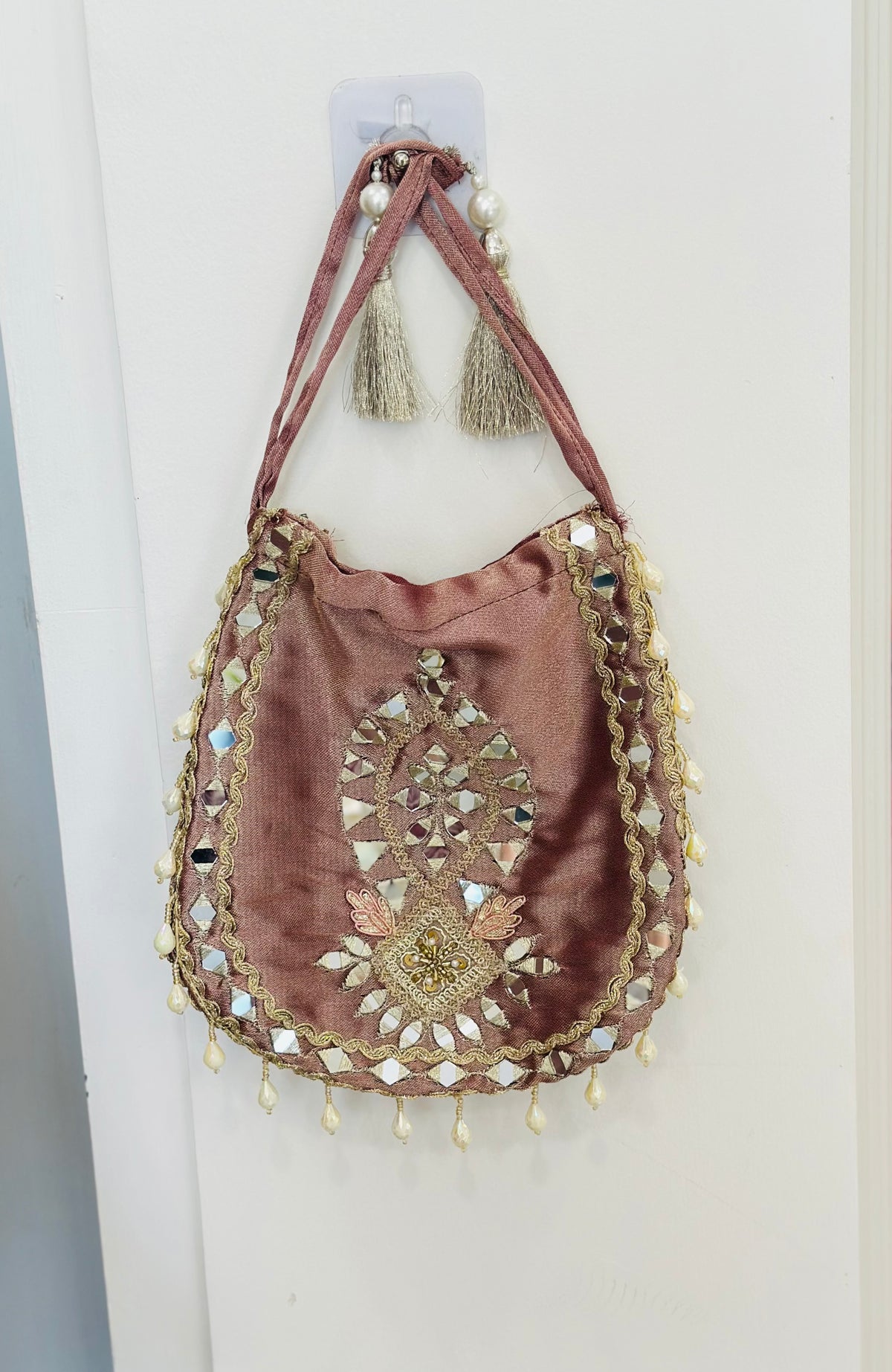 Premium Festive Handwork Set With Potli