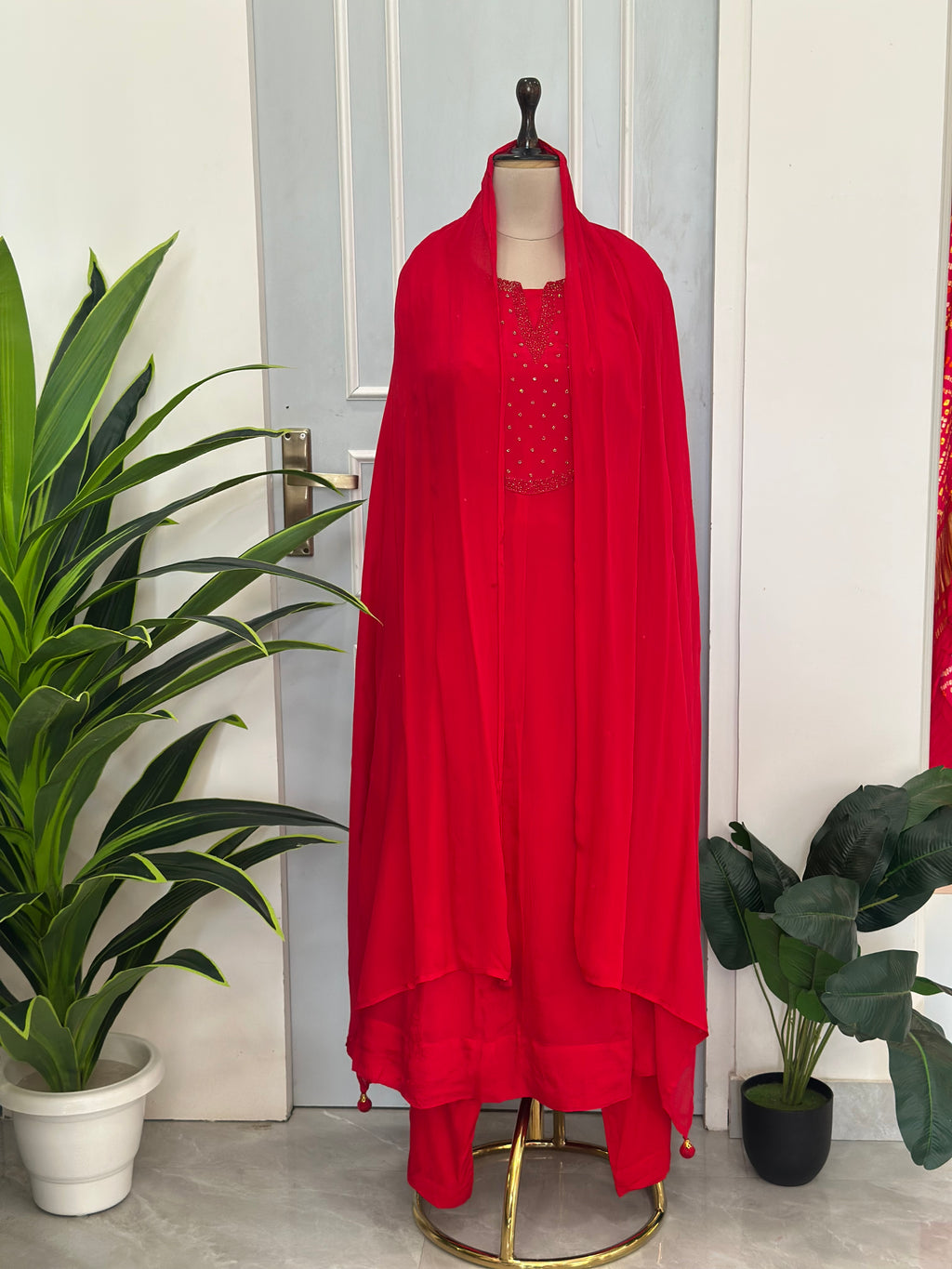 ✨ Elegant Festive Anarkali Ensemble ✨