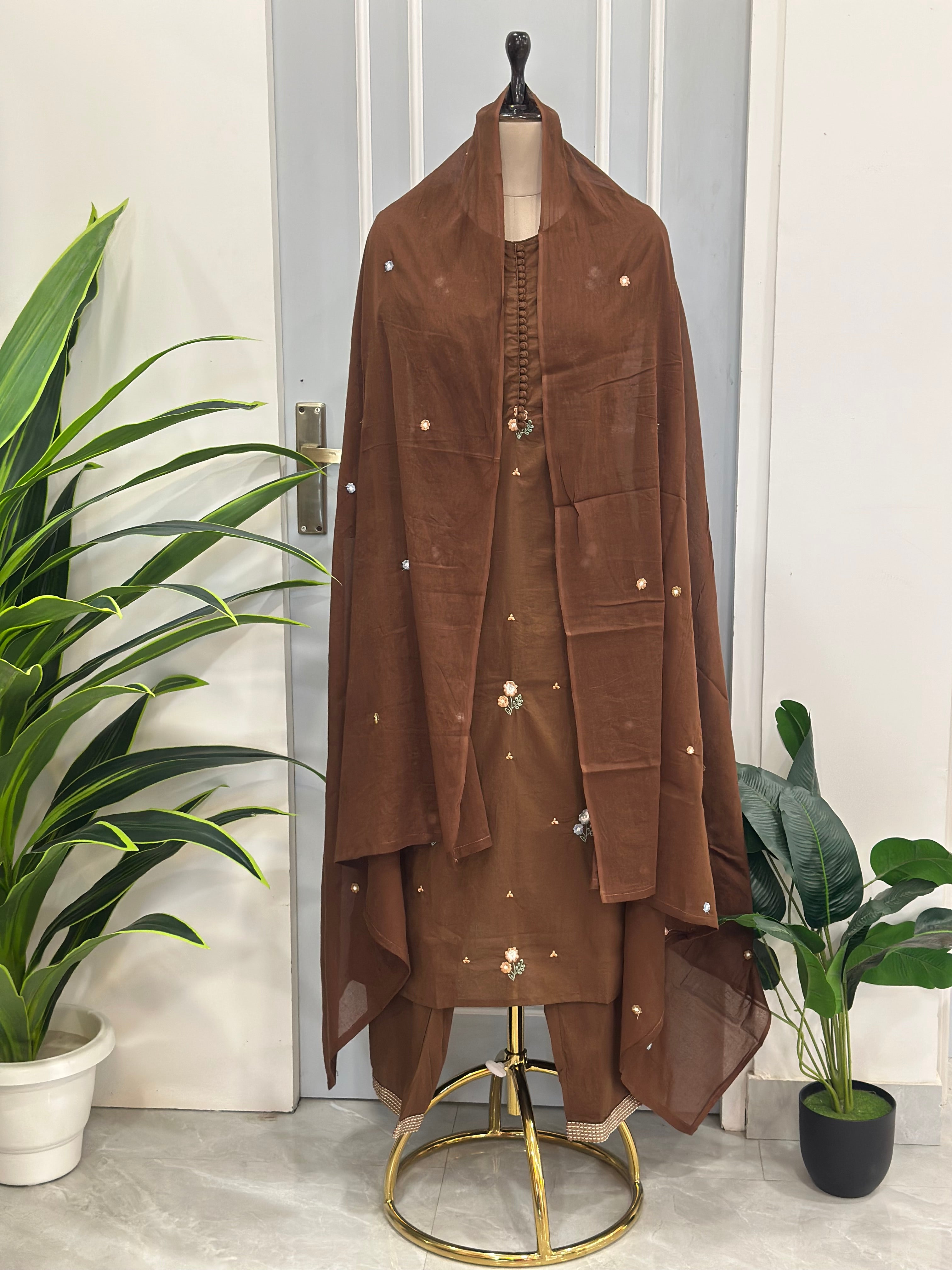 Graceful Floral Work Kurta Set