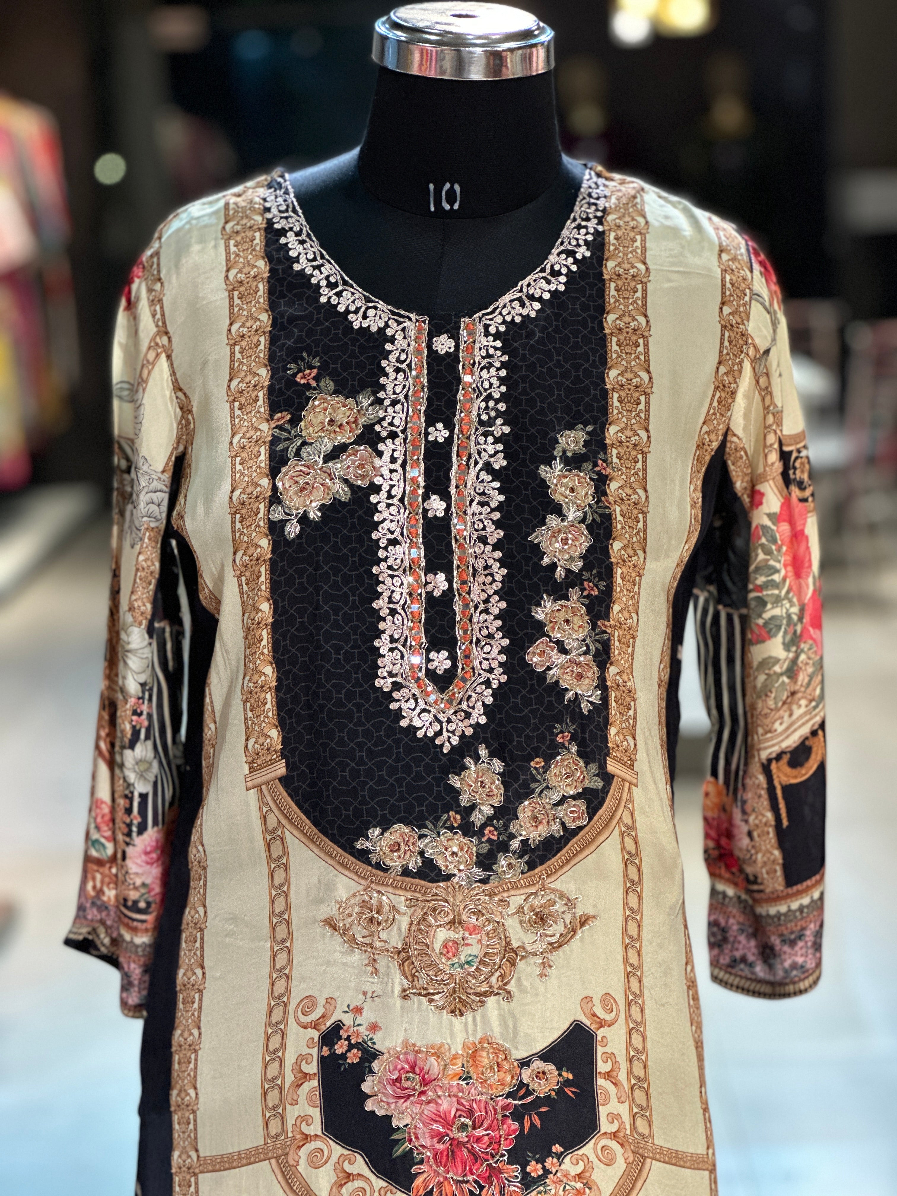 PAKISTANI STYLE MUSLIN SUIT SET