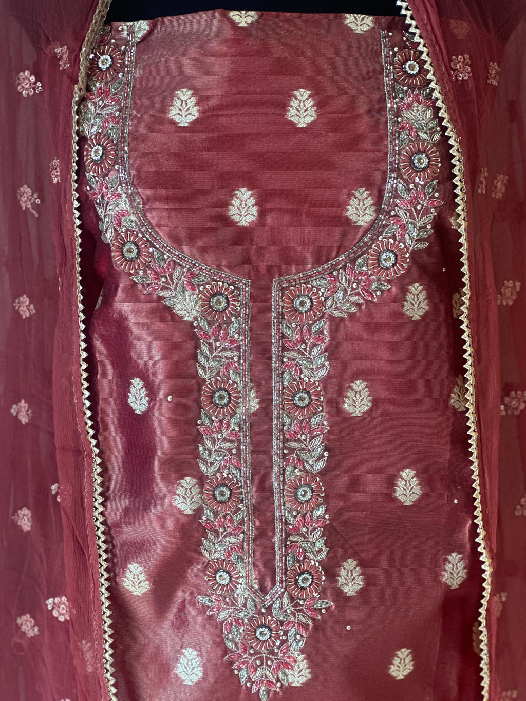 PURE TISSUE HANDWORK SUIT