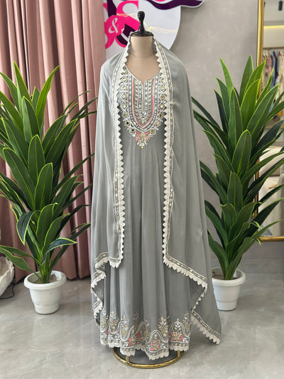 Elegant Embroidered Anarkali Set with Lace Dupatta
