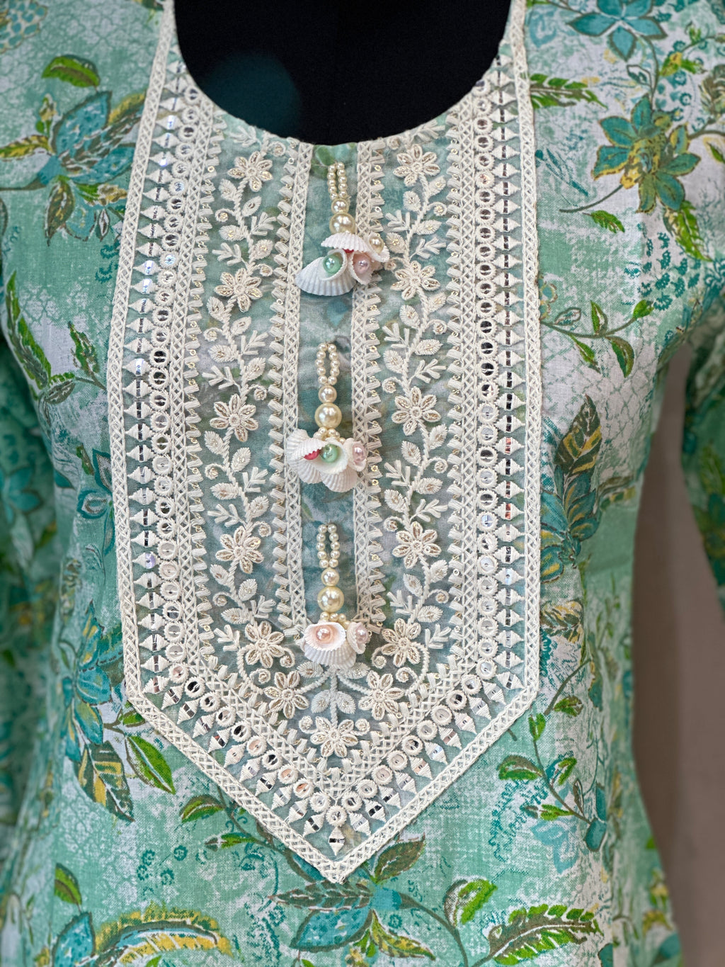 BEAUTIFUL SINGLE KURTI