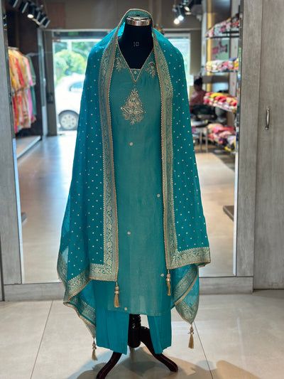 PURE TISSUE HANDWORK SUIT SET