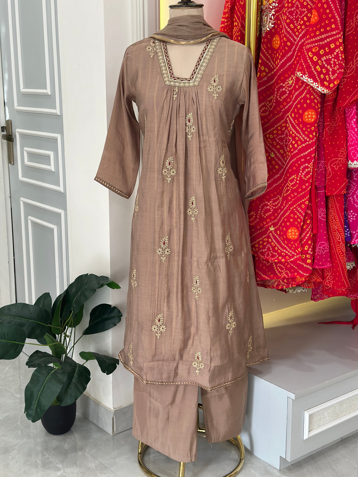 ✨ Royal Zari A-Line Suit Set✨