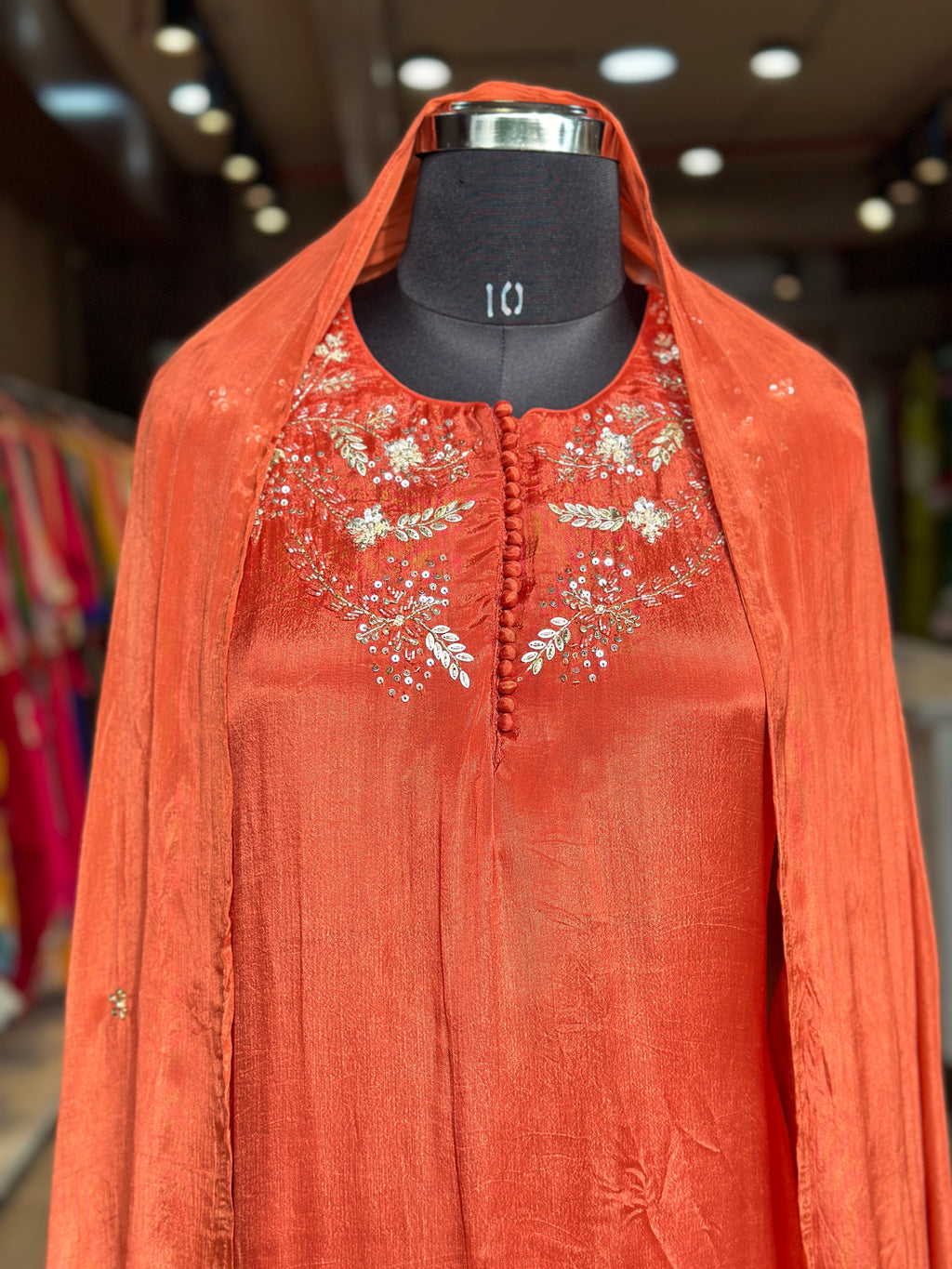 A LINE HANDWORK SUIT SET