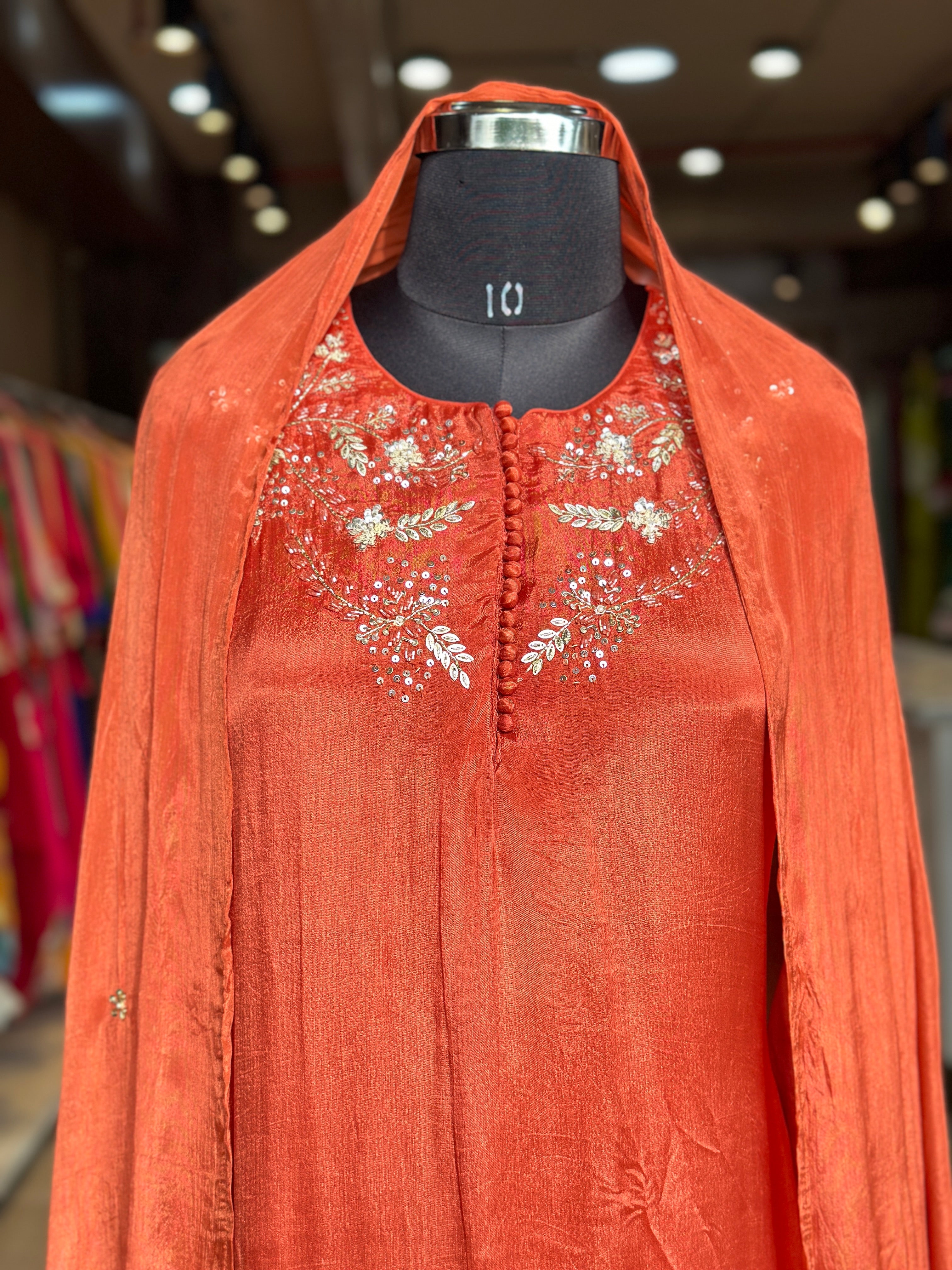 A LINE HANDWORK SUIT SET