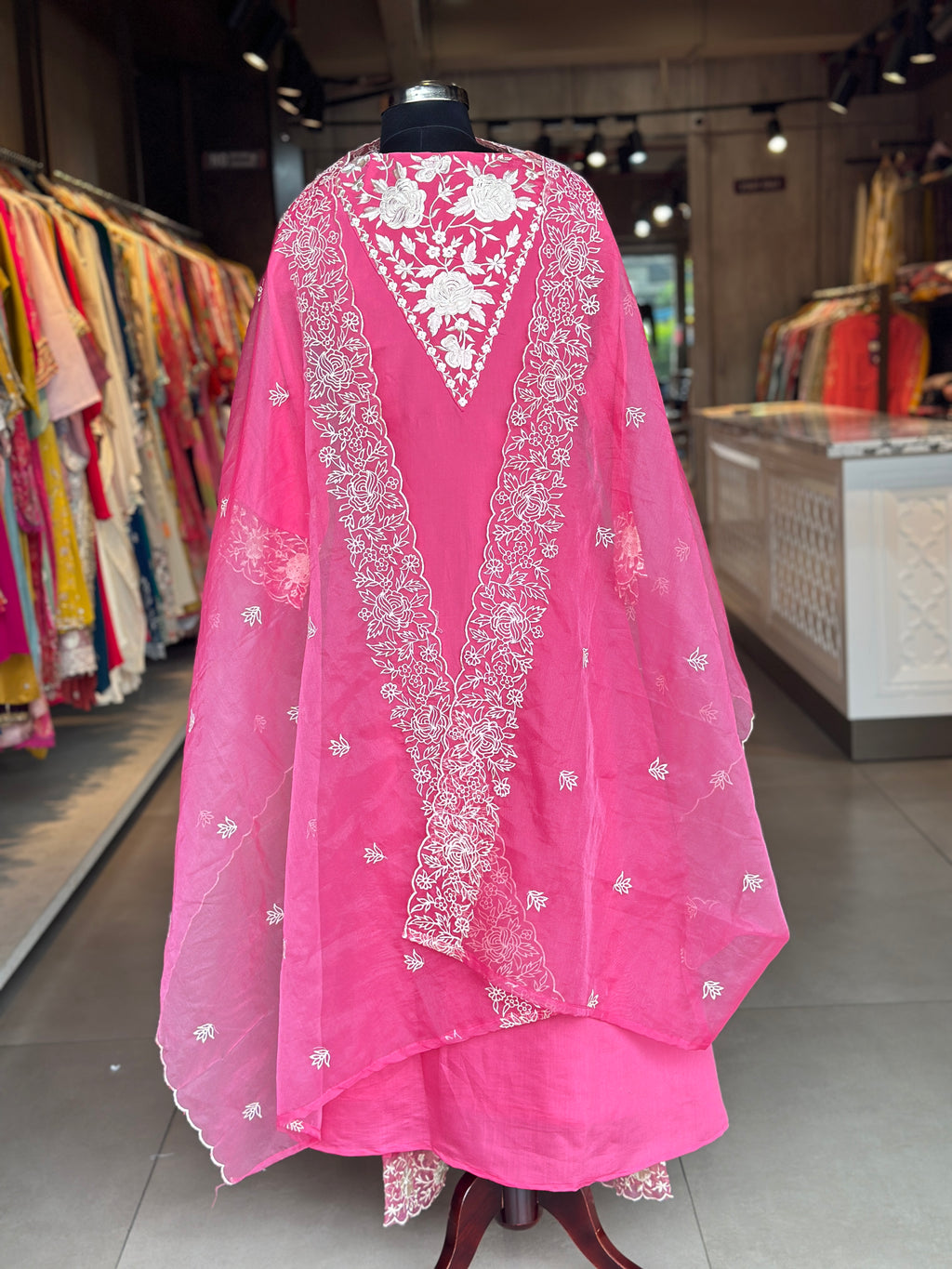 EMBROIDERED SUIT SET