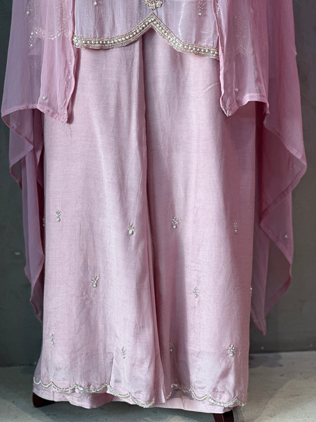 BEAUTIFUL HANDWORK PLAZO SET