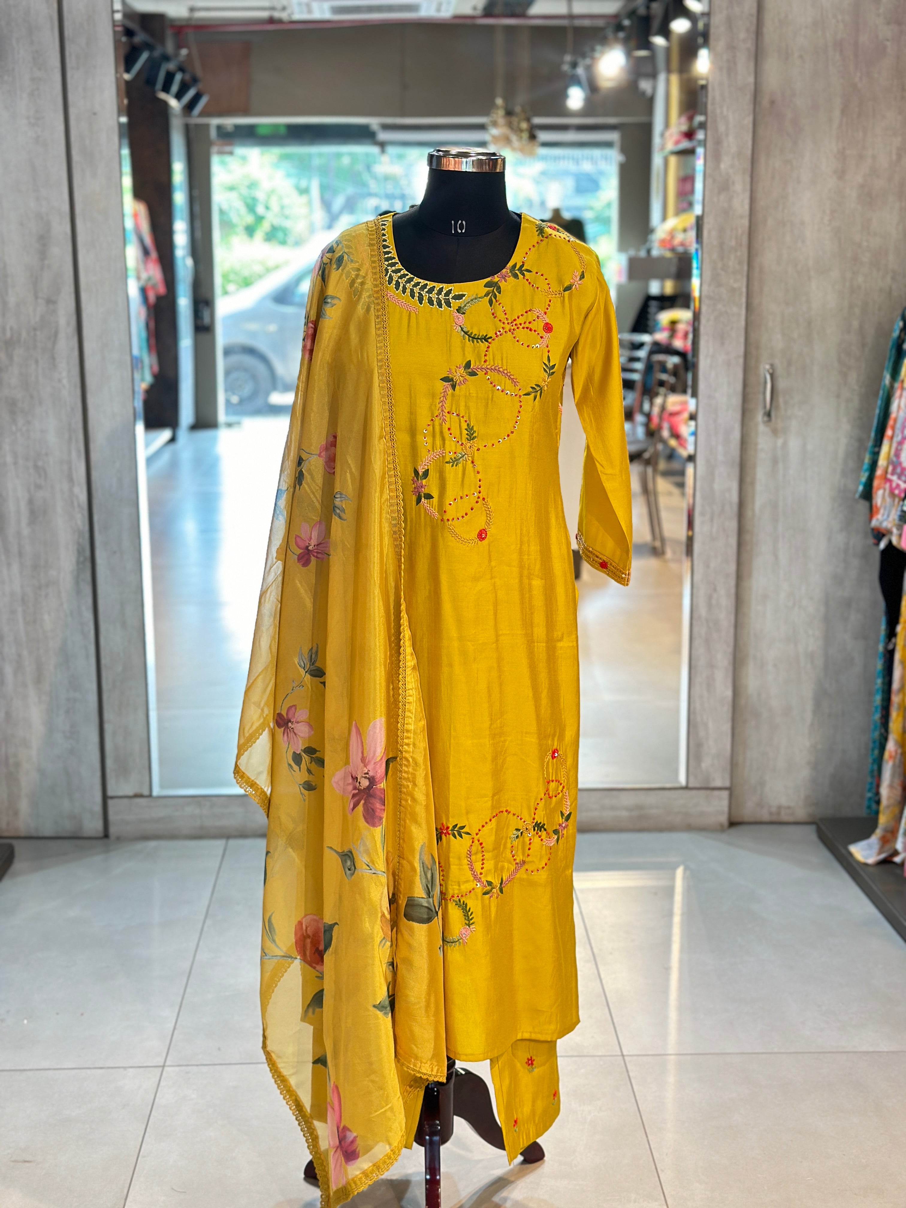 EMBROIDERED STRAIGHT SUIT SET