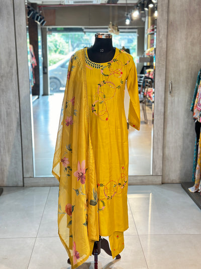 EMBROIDERED STRAIGHT SUIT SET
