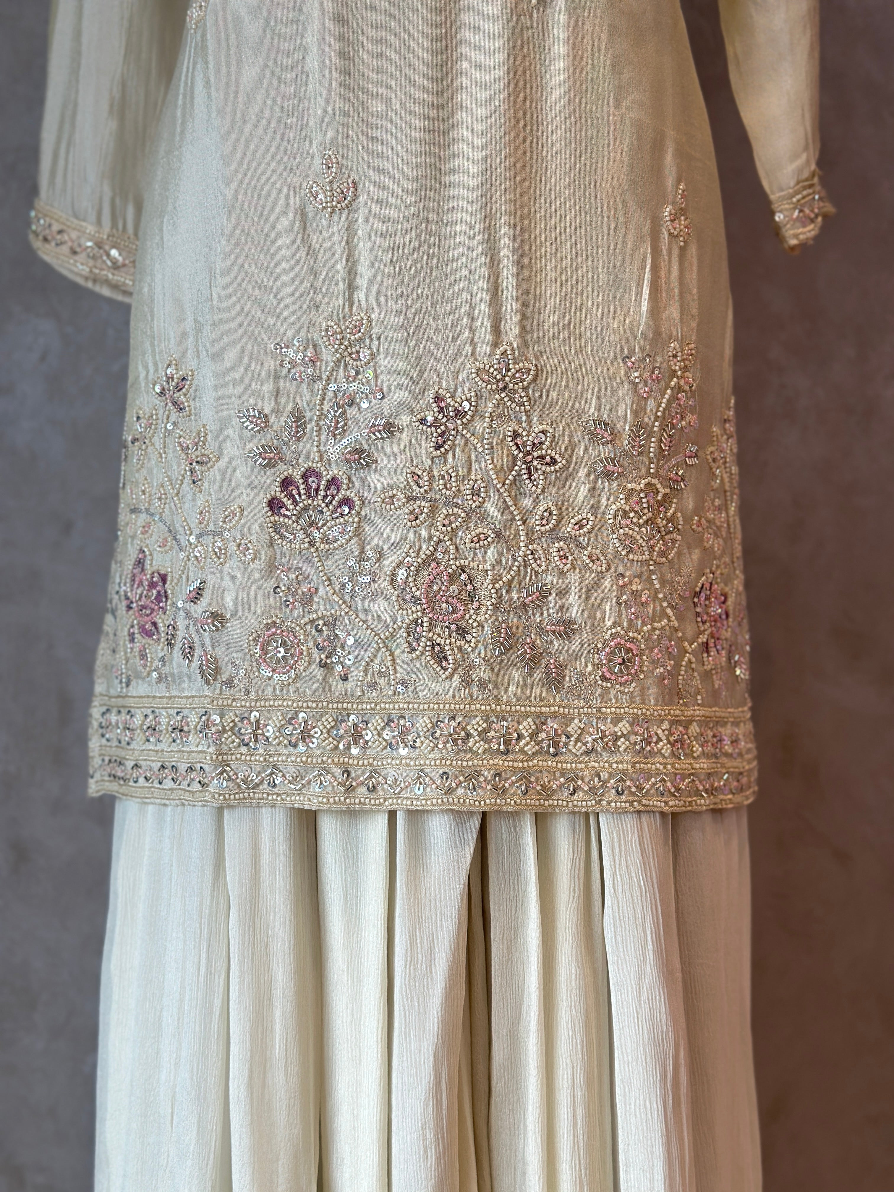 BEAUTIFUL HANDWORK PLAZO SET