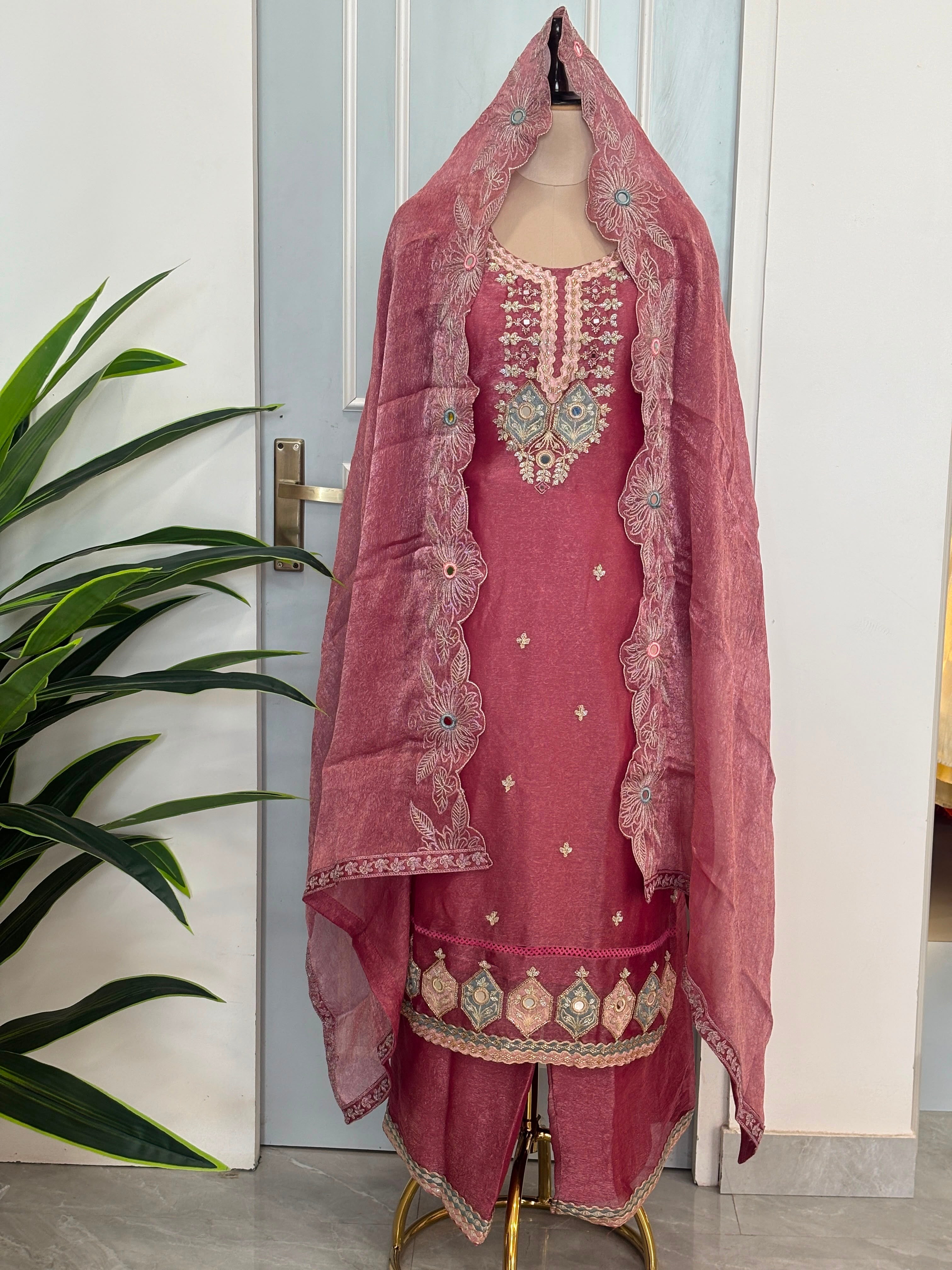 💫 Premium Mirror Work Kurta Pant Set with Beautiful Dupatta💫