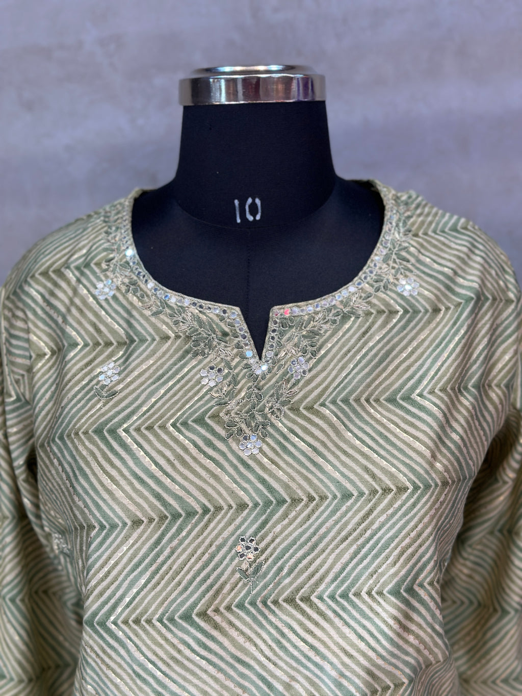 TWO PIECE SUIT WITH SEQUENCE WORK