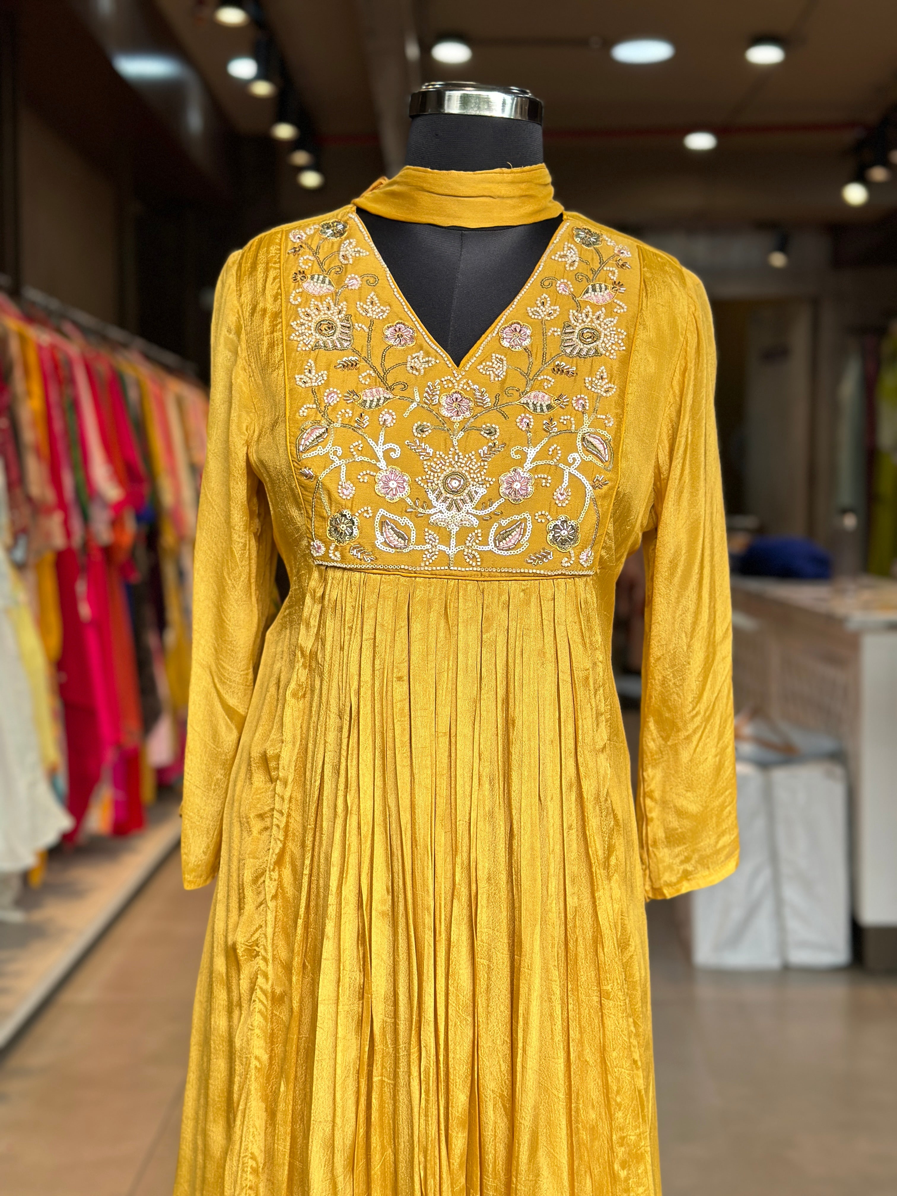 PURE CHINON HANDWORK SUIT
