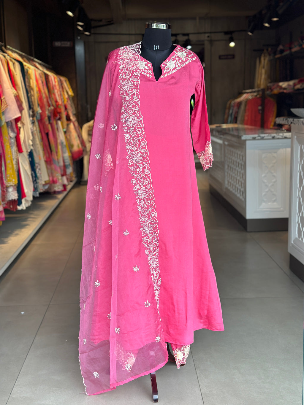 EMBROIDERED SUIT SET