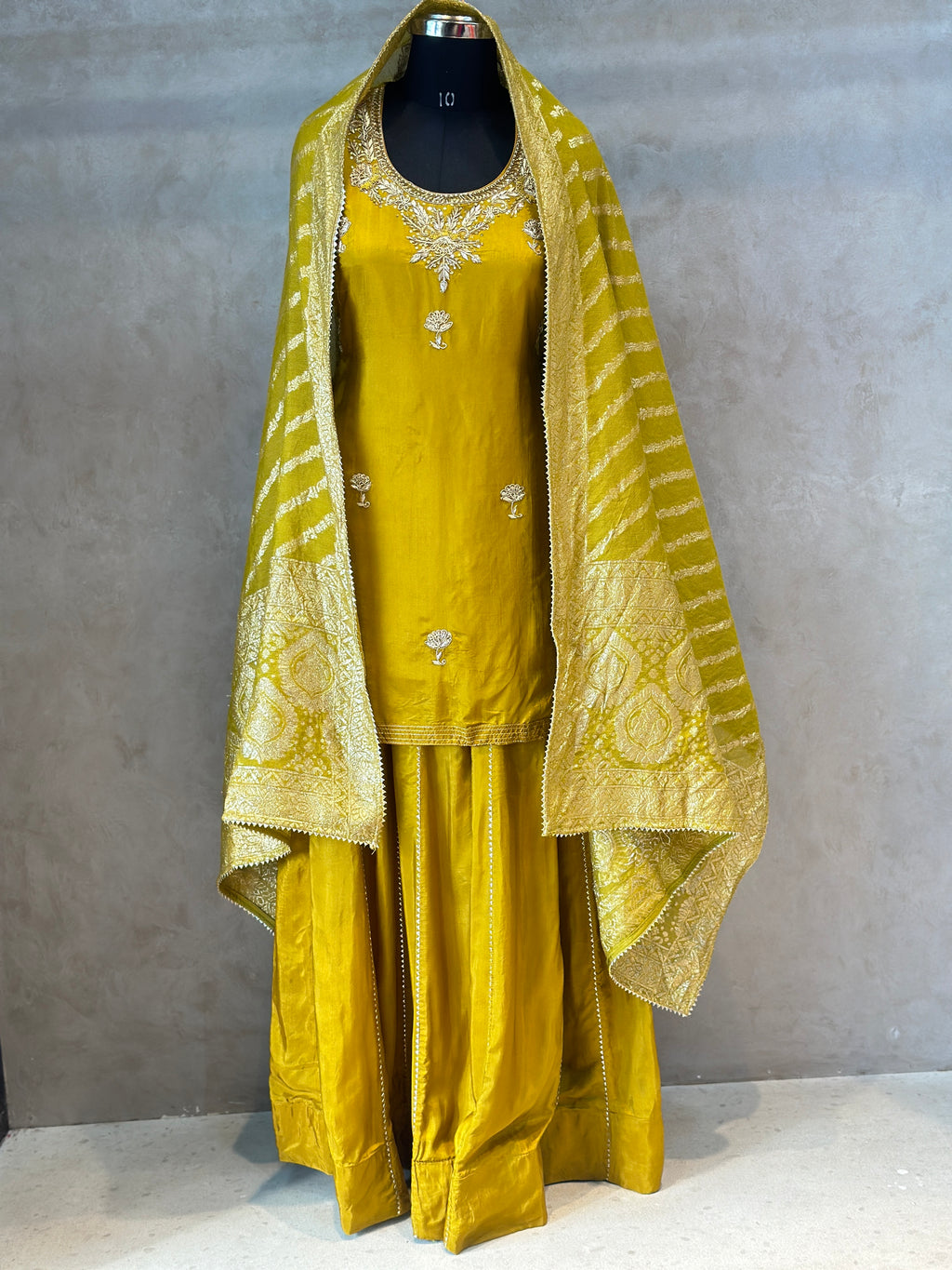 TRADITIONAL HANDWORK SKIRT SET