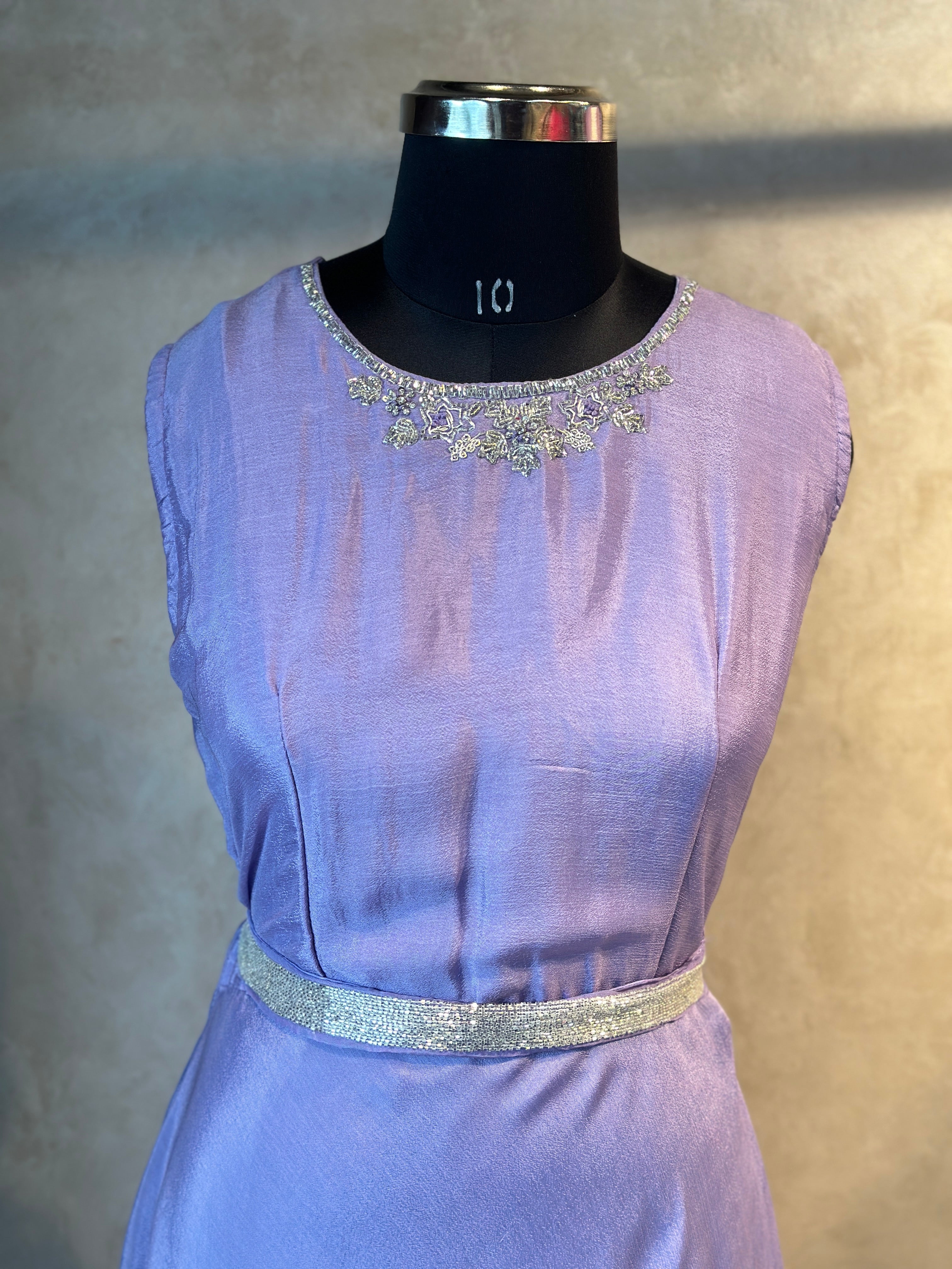 GOWN IN INDOWESTERN