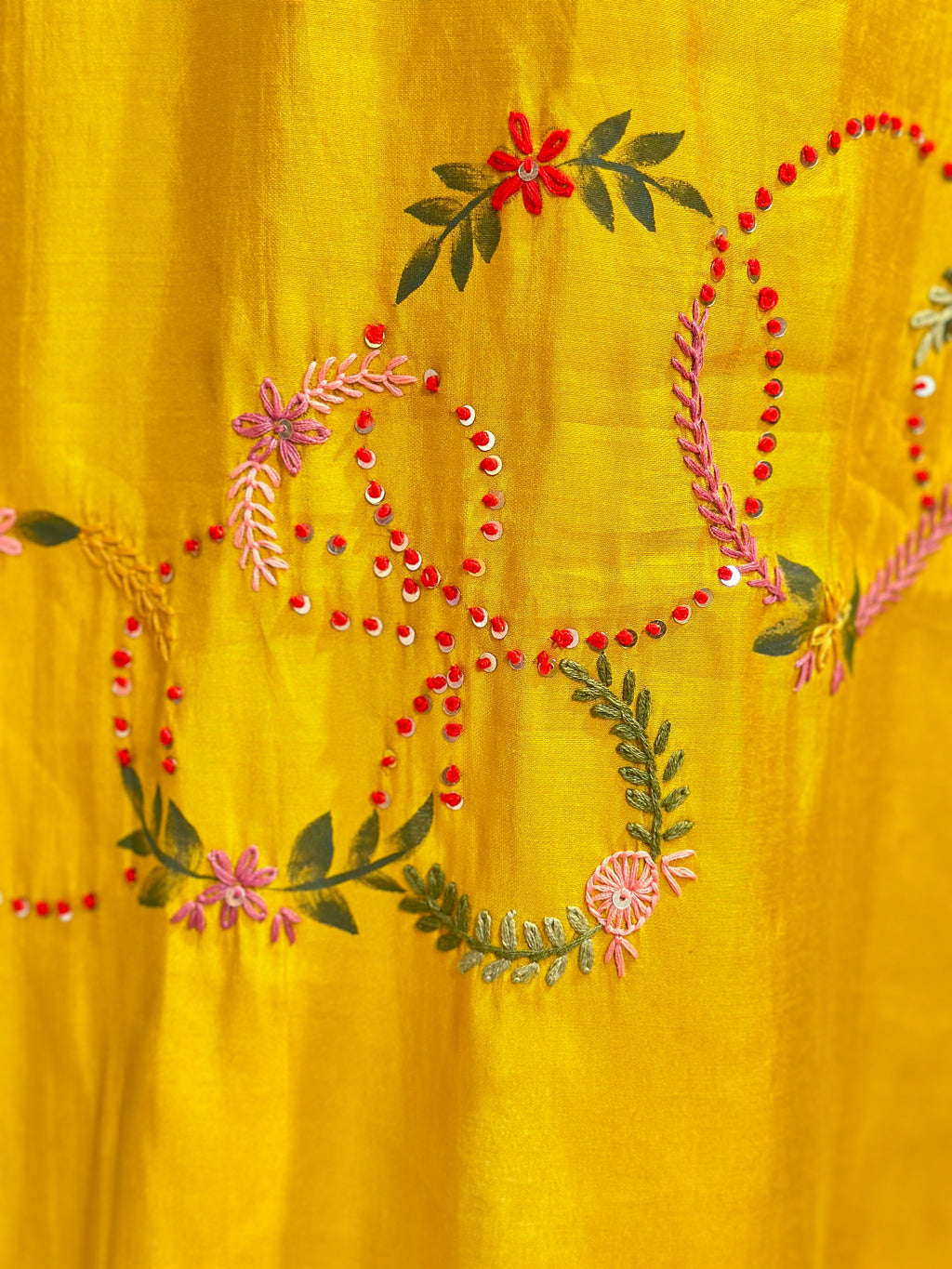 EMBROIDERED STRAIGHT SUIT SET