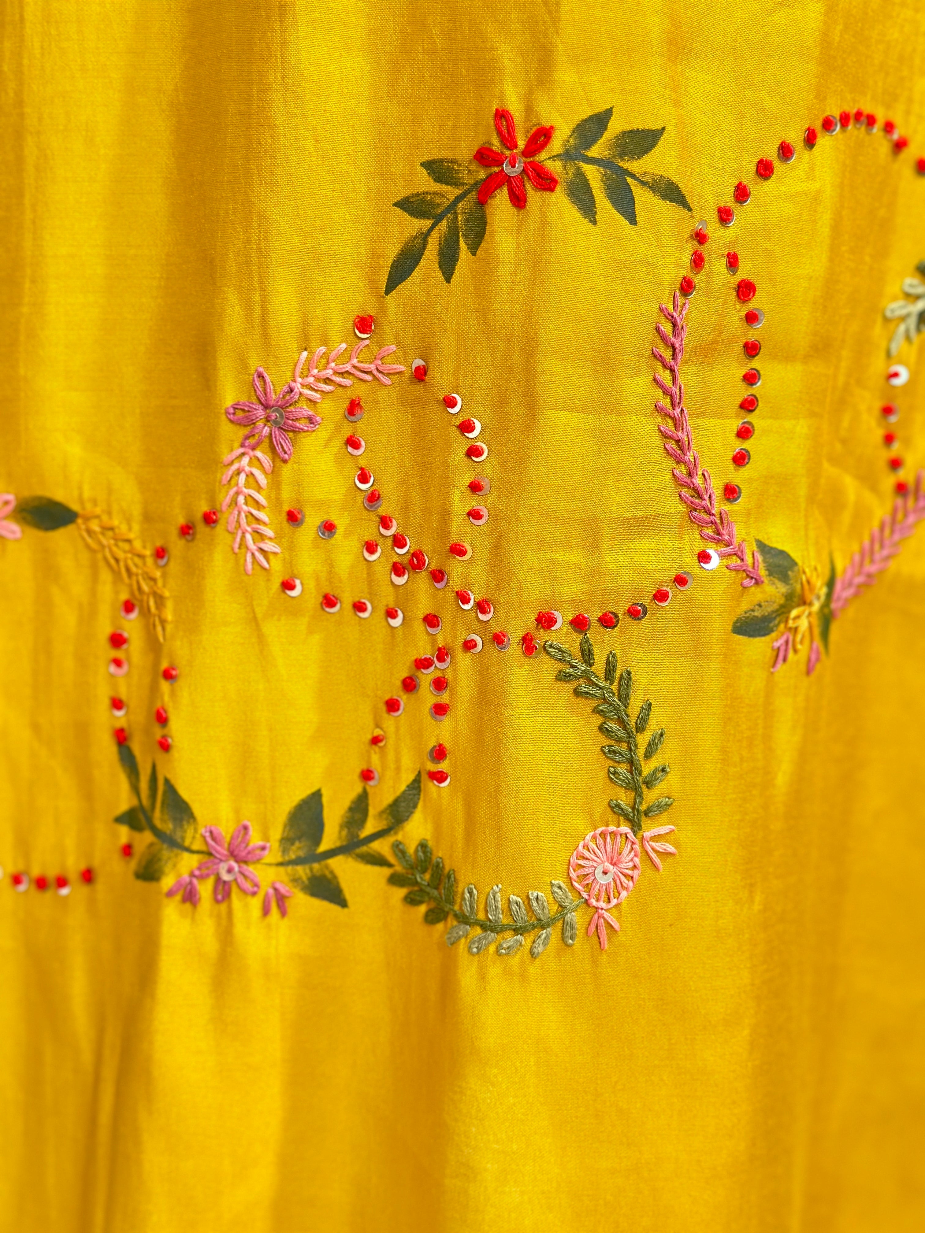 EMBROIDERED STRAIGHT SUIT SET