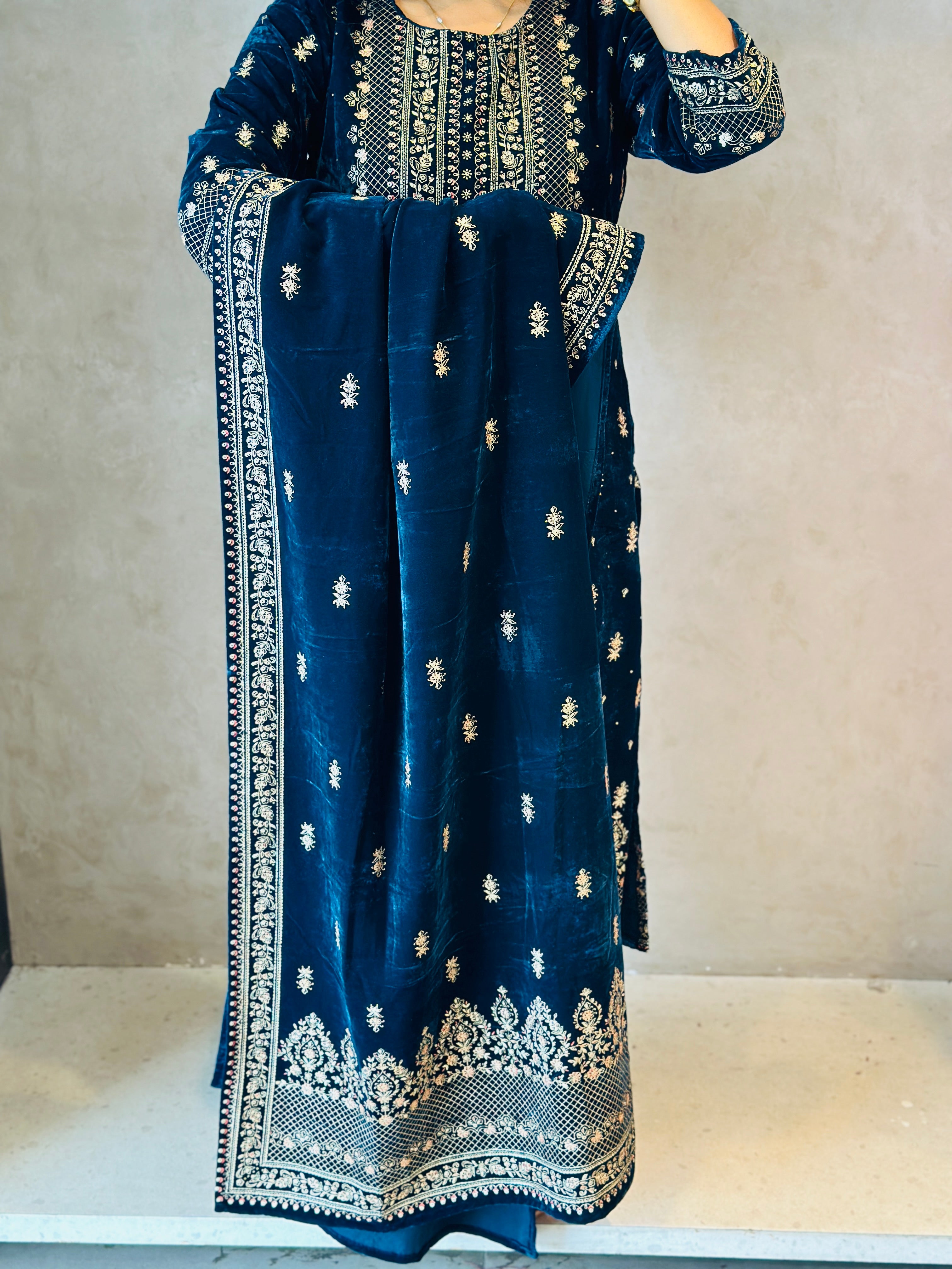 PREMIUM VELVET SUIT SET