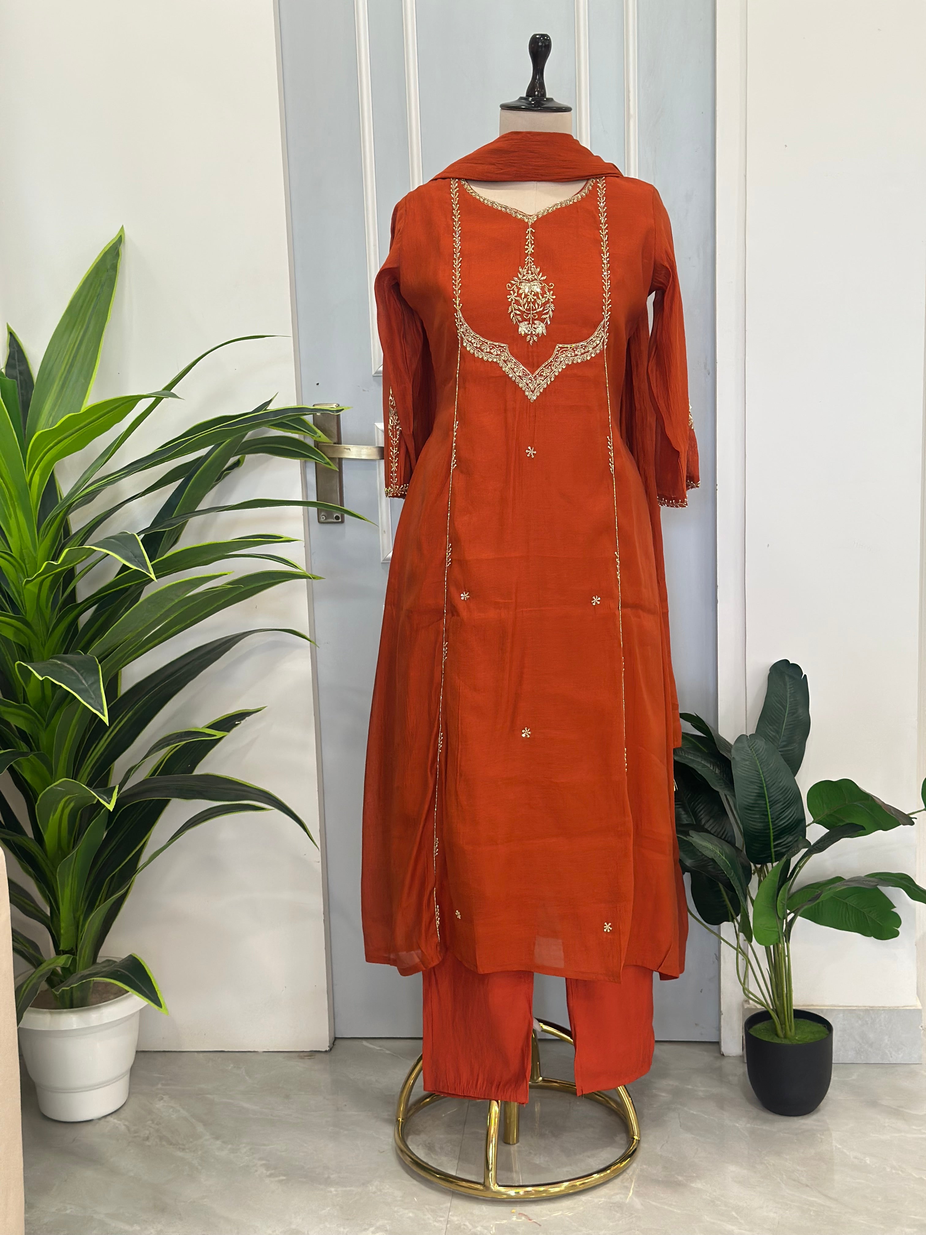 Graceful Festive Kurta Set with Delicate Embroidery