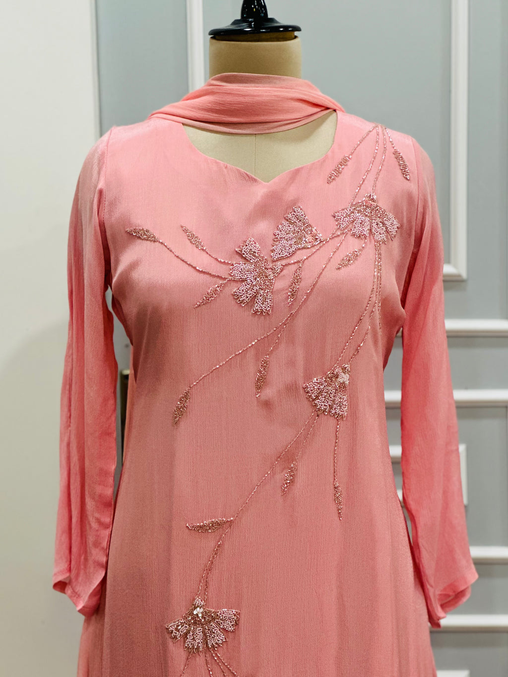 Most Elegance Handwork Suit Set