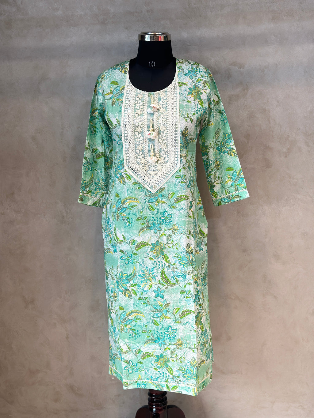 BEAUTIFUL SINGLE KURTI