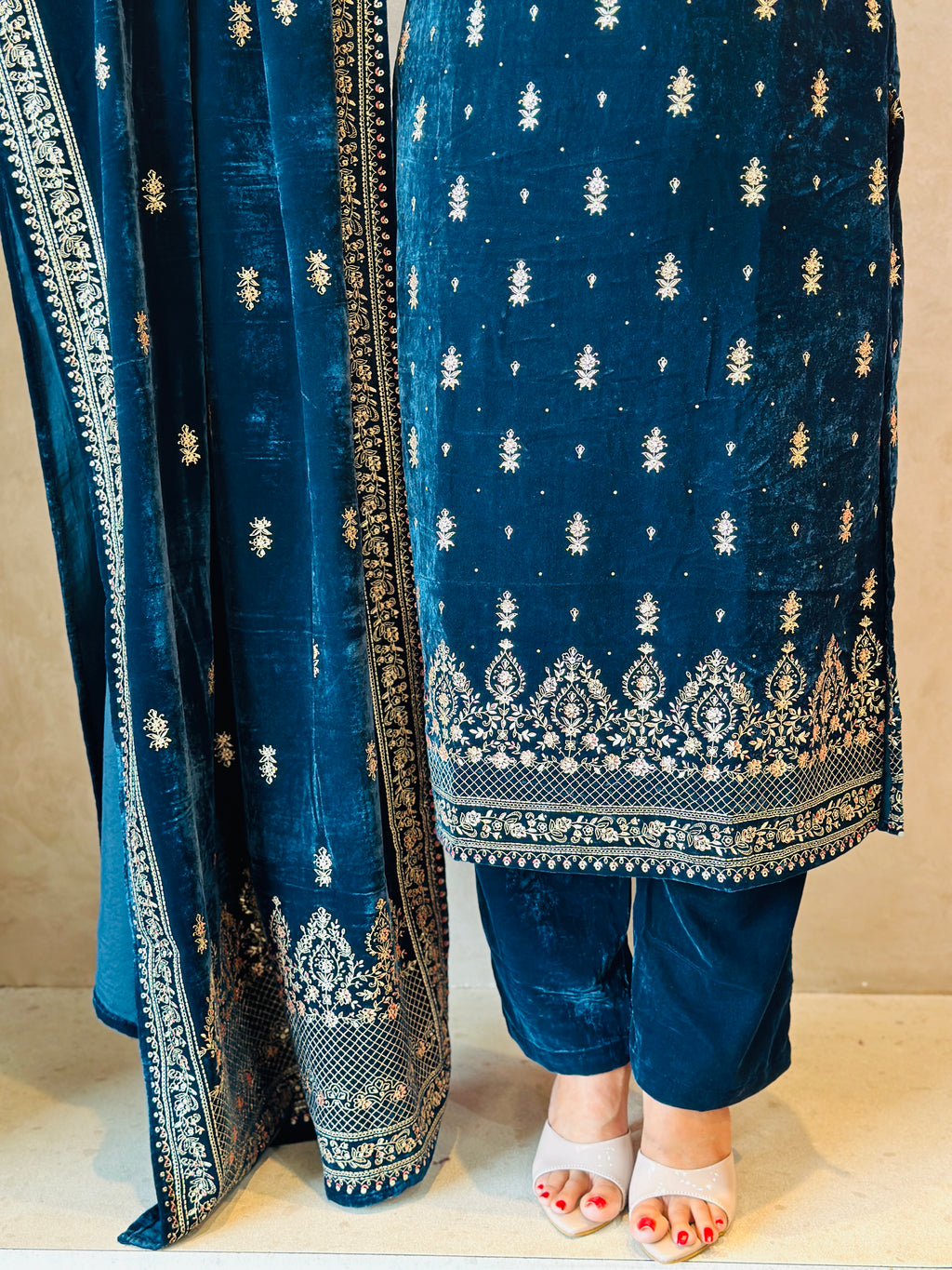 PREMIUM VELVET SUIT SET
