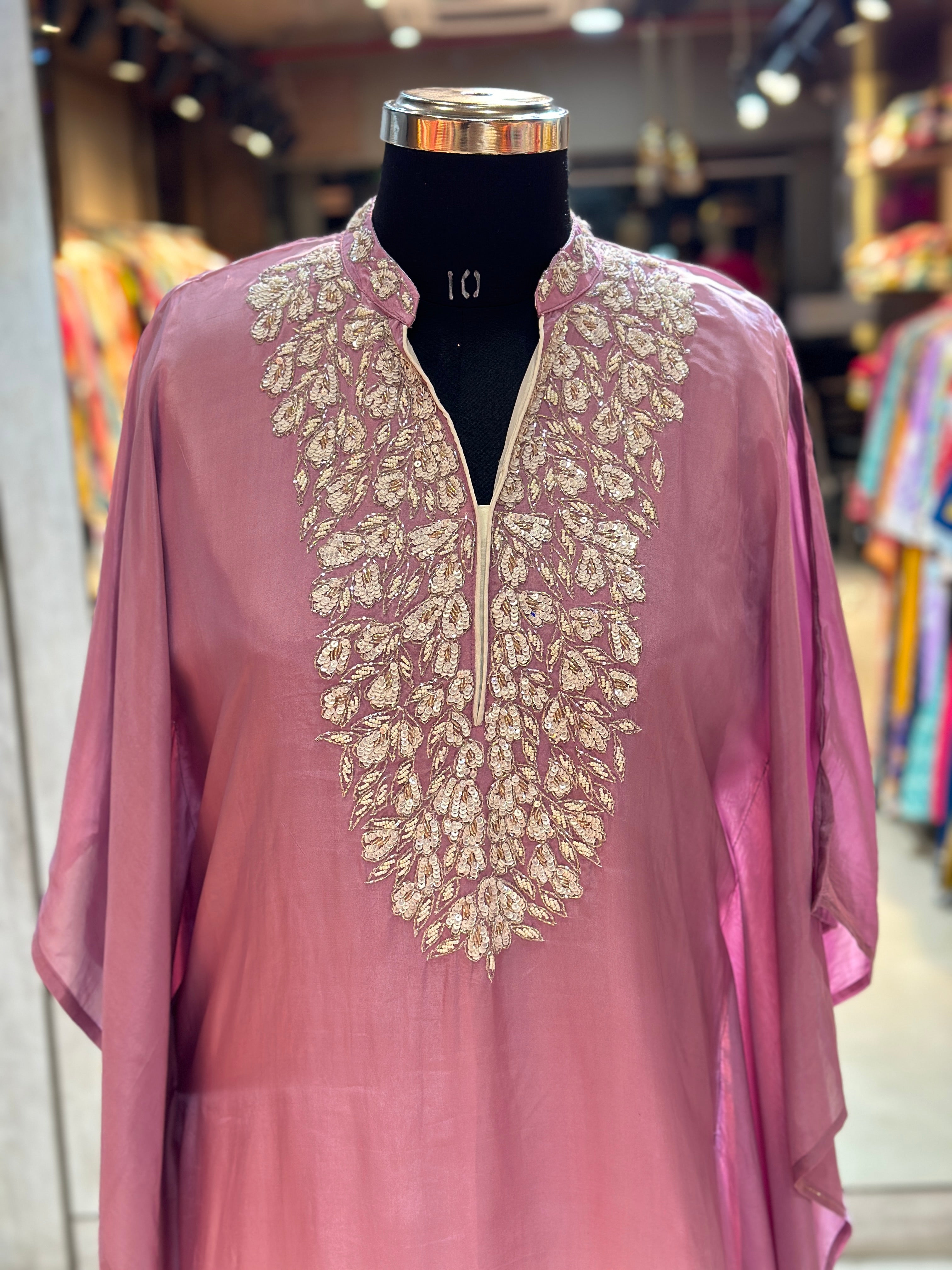 KAFTAN IN HANDWORK