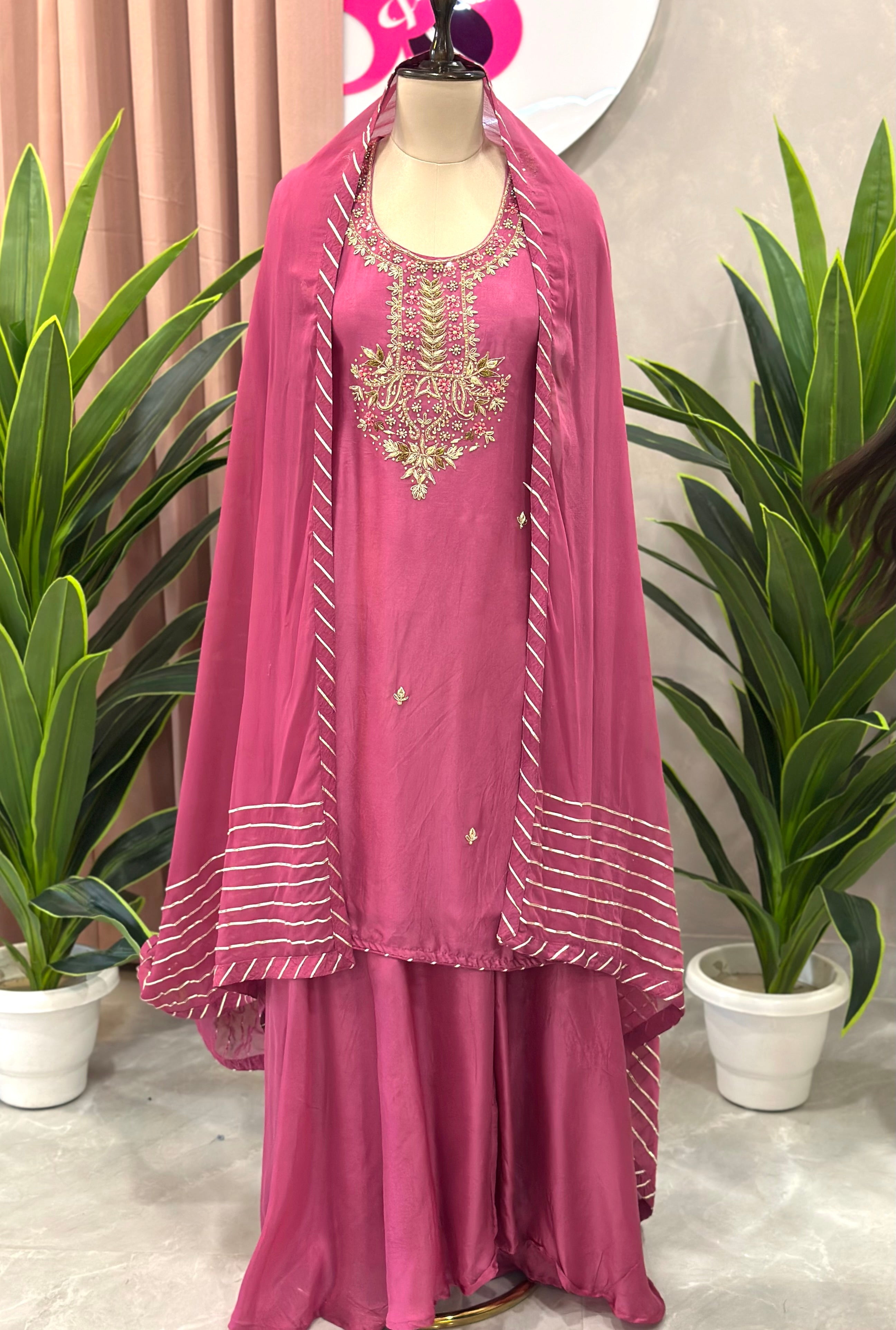 Graceful Handwork Suit Set