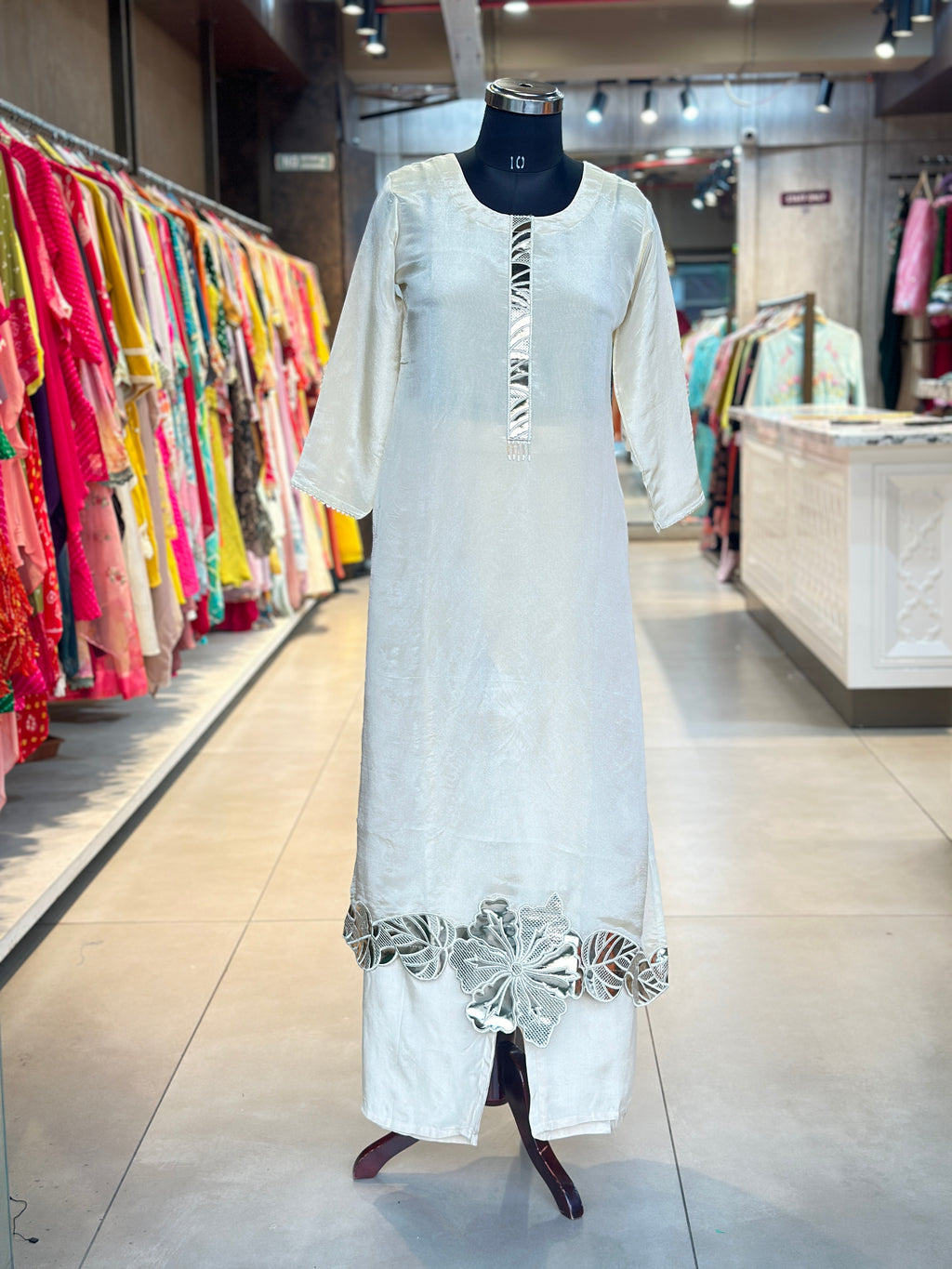BEAUTIFUL PURE ZAR TISSUE SUIT SET
