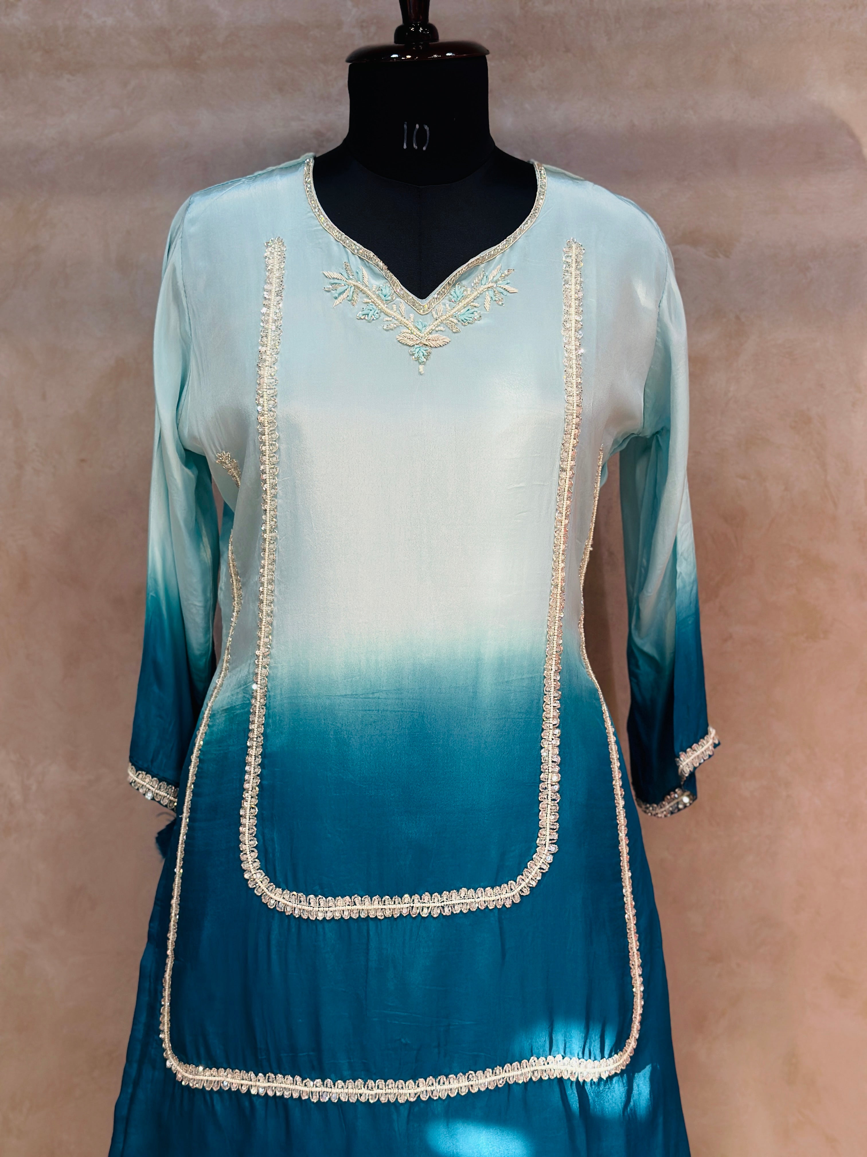 BEAUTIFUL HANDWORK SUIT SET