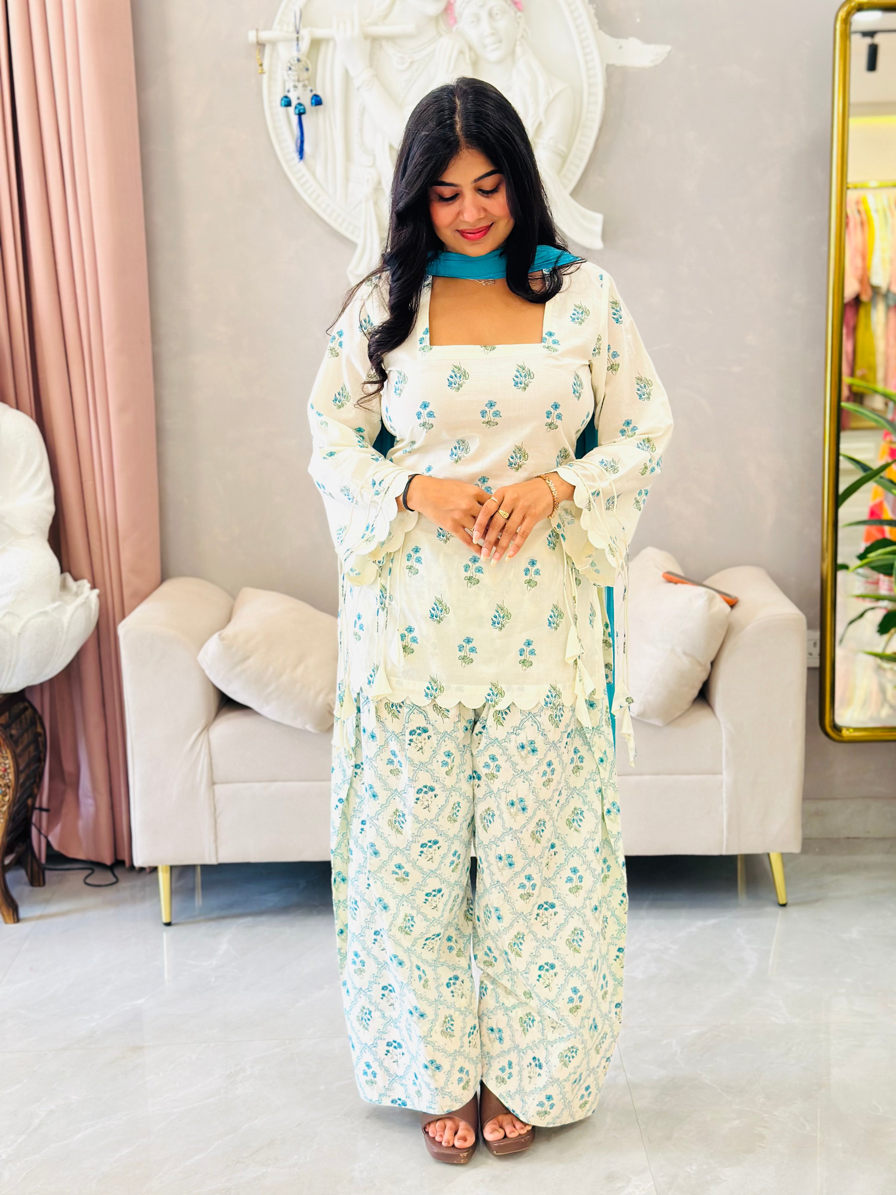Noor-E-Jahan Graceful Floral Kurta & Farshi Salwar Set ✨