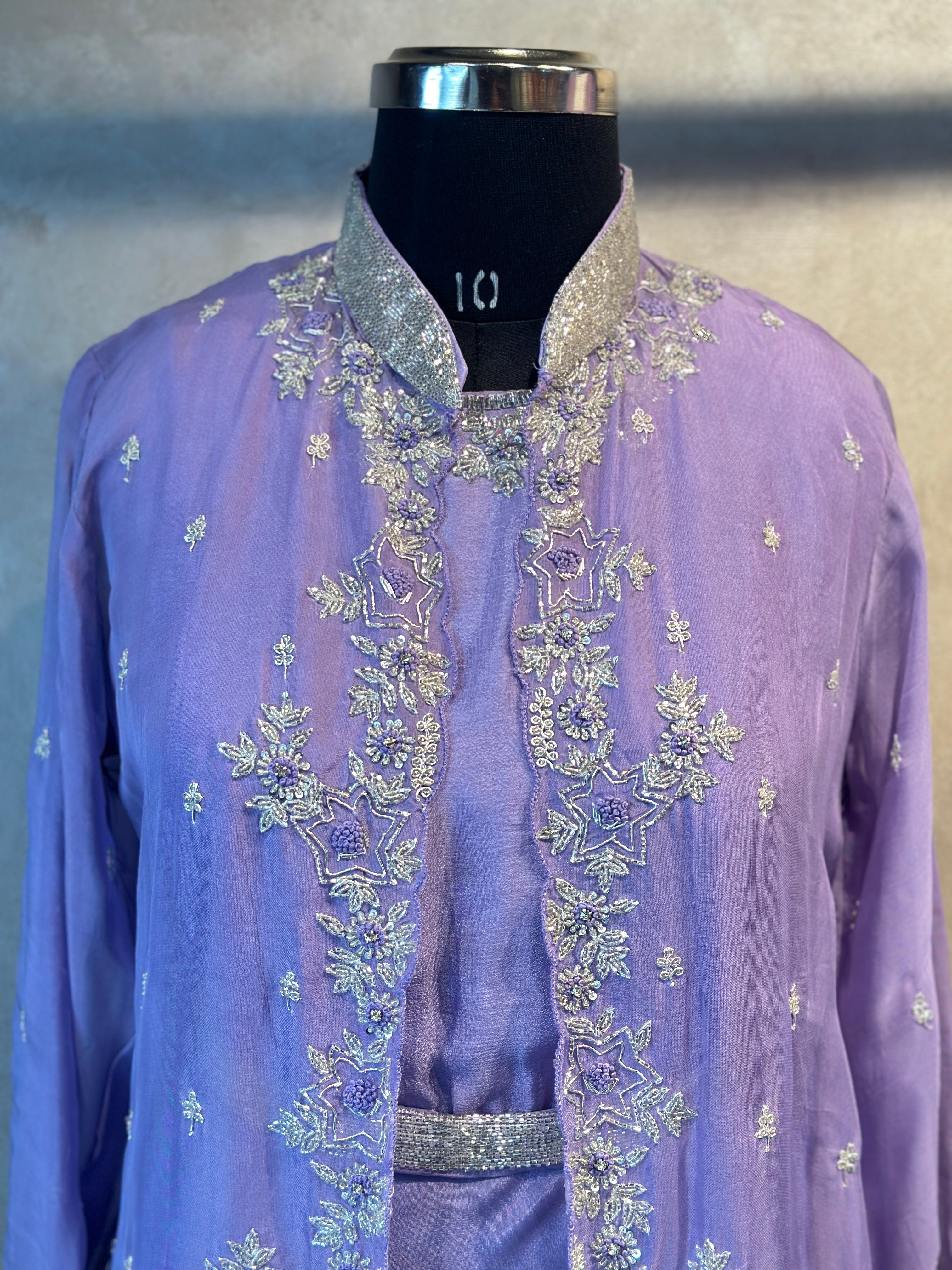 GOWN IN INDOWESTERN