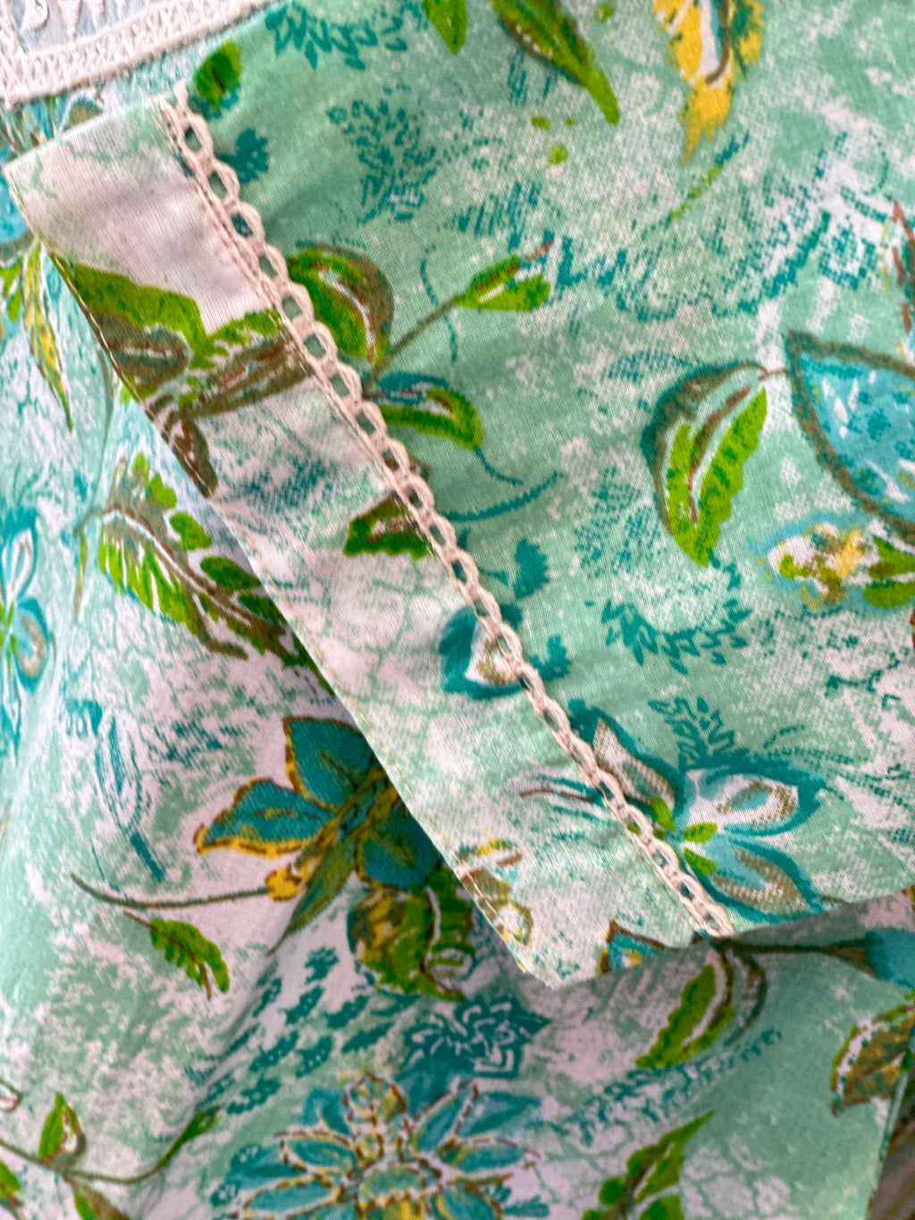 BEAUTIFUL SINGLE KURTI