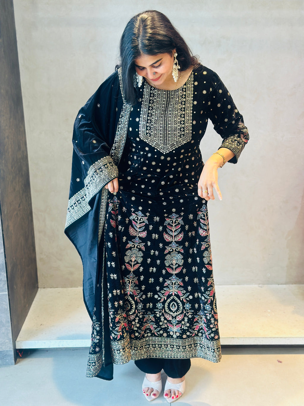 PREMIUM ANARKALI VELVET SUIT