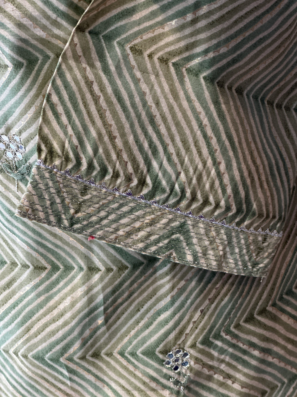 TWO PIECE SUIT WITH SEQUENCE WORK