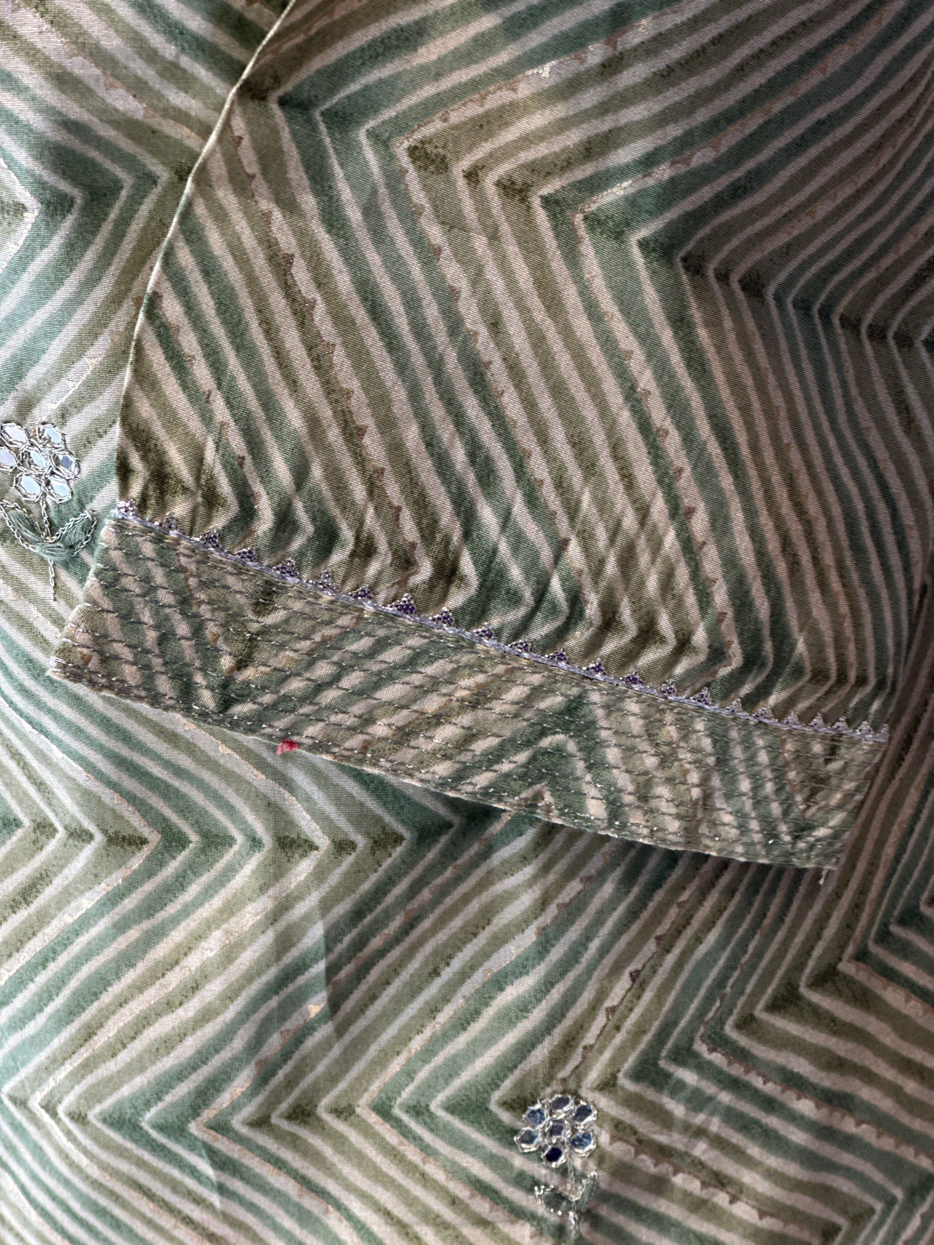 TWO PIECE SUIT WITH SEQUENCE WORK