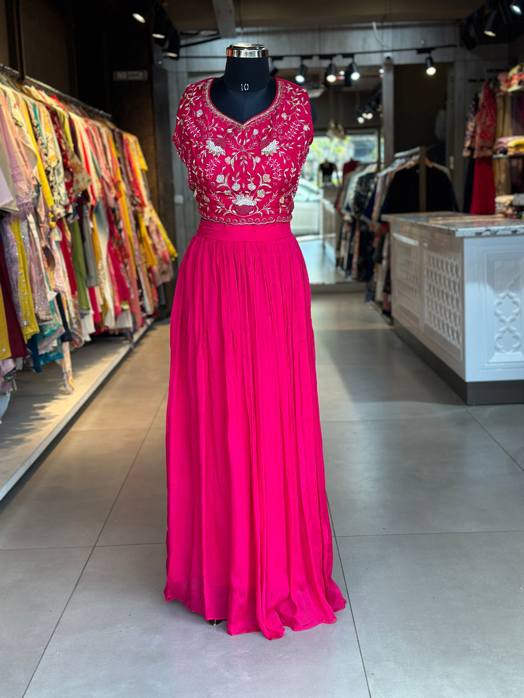 SKIRT SET WITH SHURG IN HANDWORK
