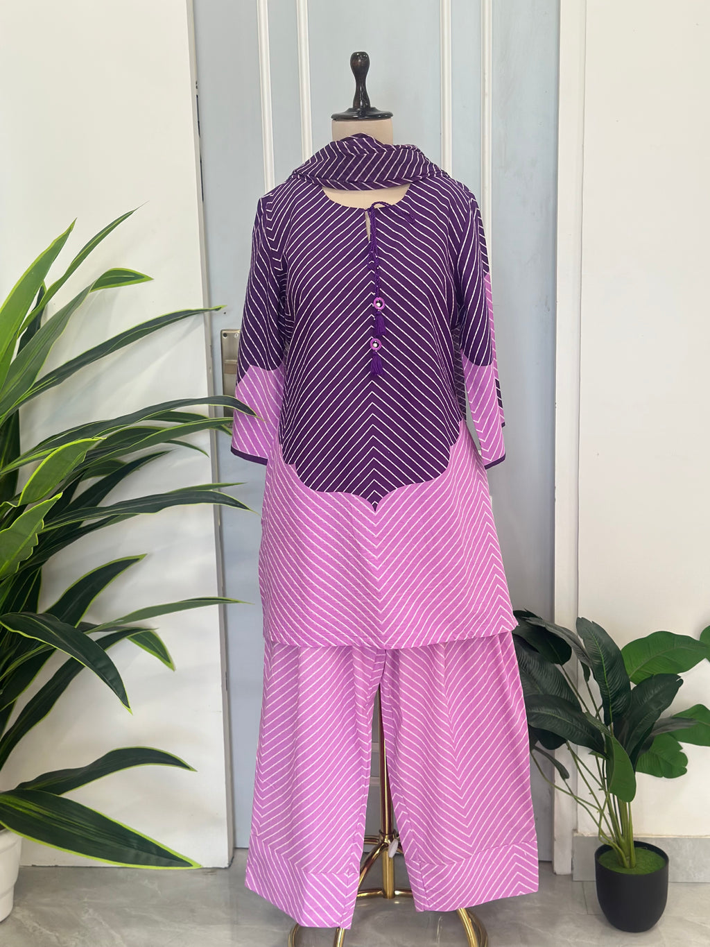 Sawan Special Leheriya Farsi Suit Set