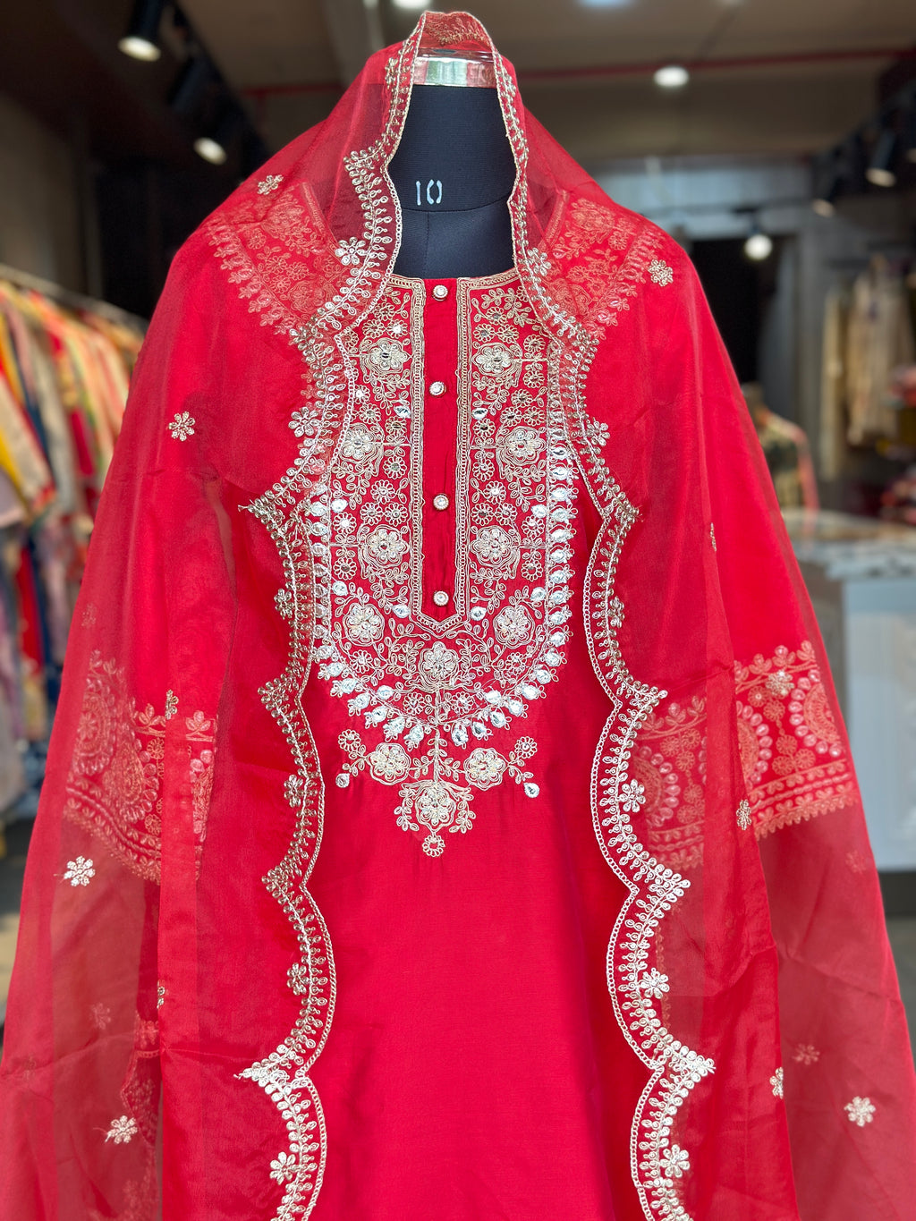 STRAIGHT SUIT SET IN ZARI WORK