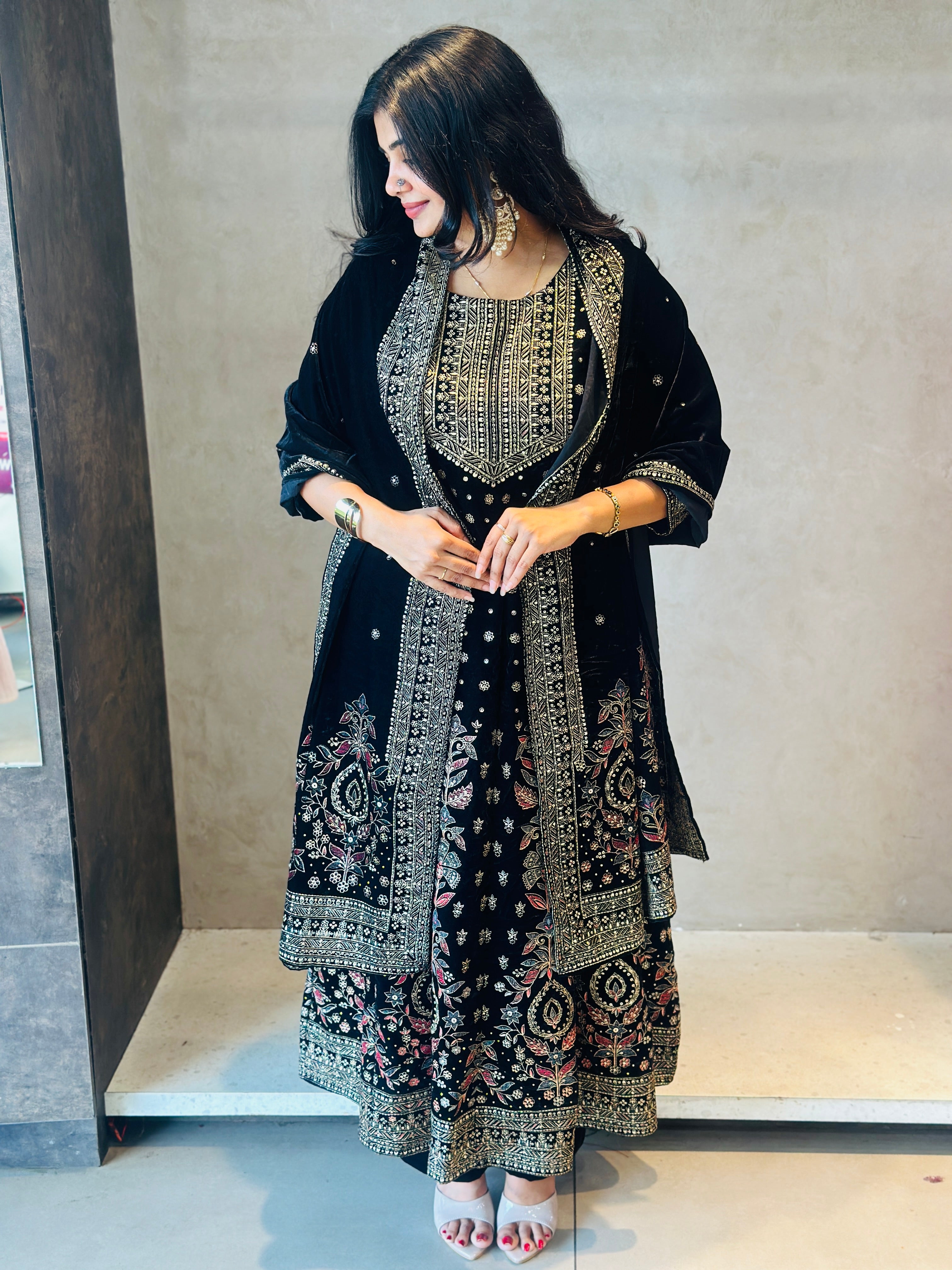 PREMIUM ANARKALI VELVET SUIT