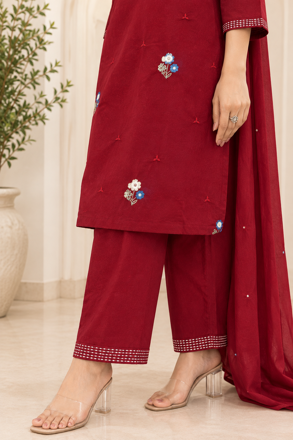 Graceful Floral Work Kurta Set