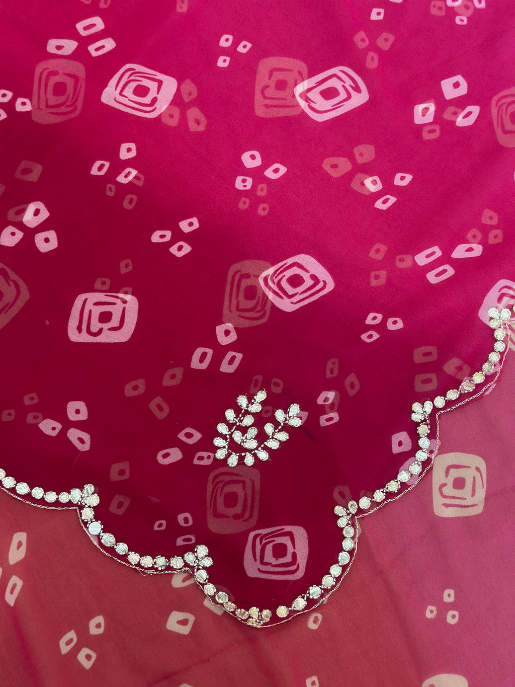 Elegant Bandhani Saree with Handwork Border Detailing